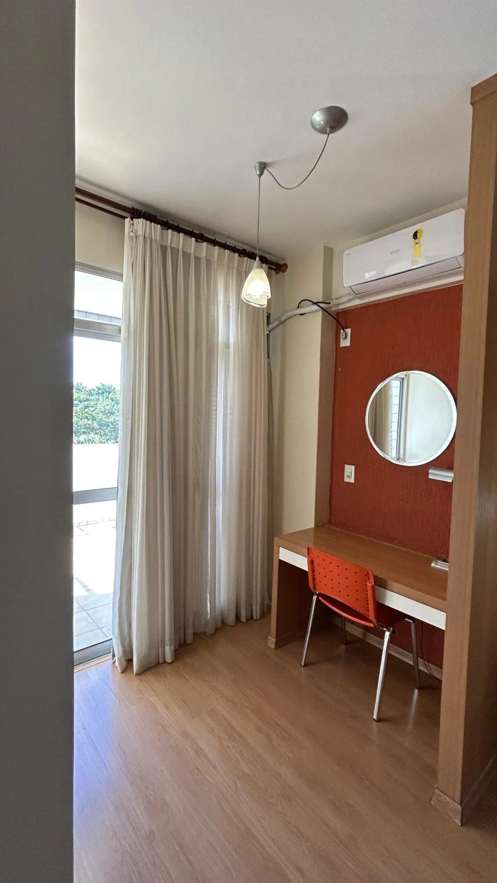 wardrobe in Líber Hotel Nova Serrana - Conforto na Rota da BR-262