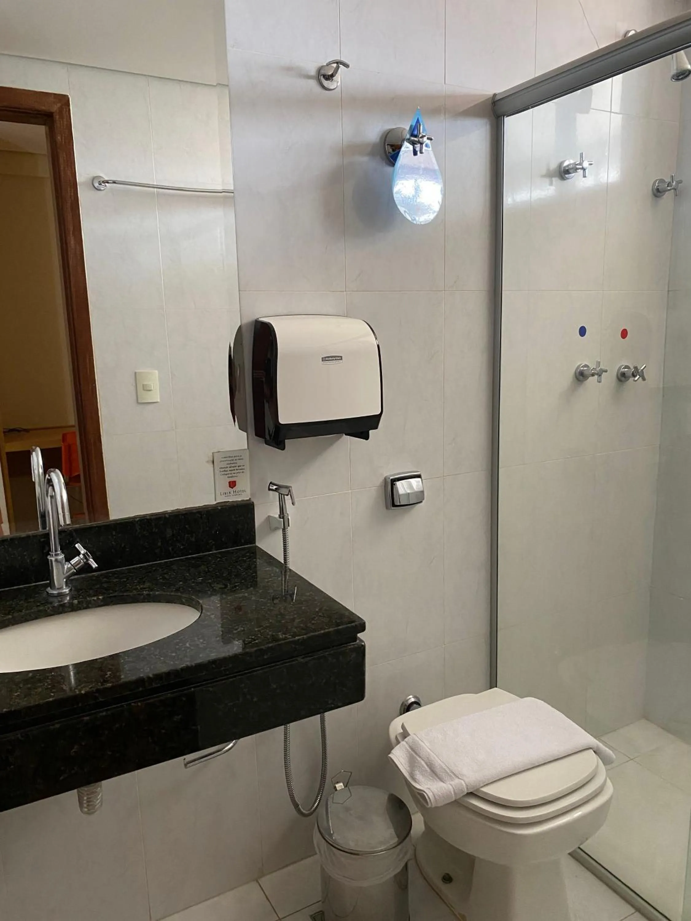 Shower in Líber Hotel Nova Serrana - Conforto na Rota da BR-262