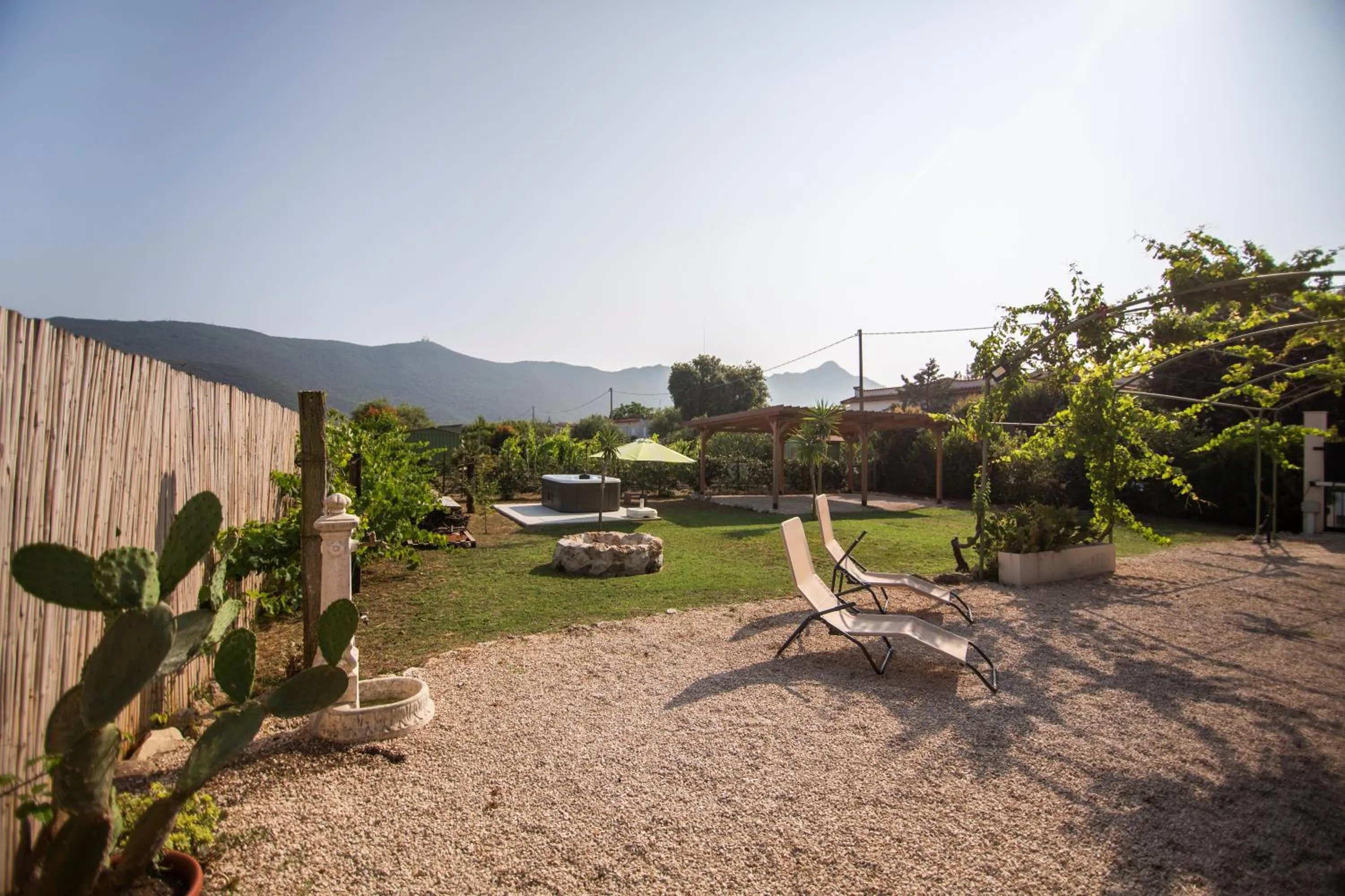 Spring in Villa LA CESA & Villino LA CASETTA Holiday Houses CON JACUZZI