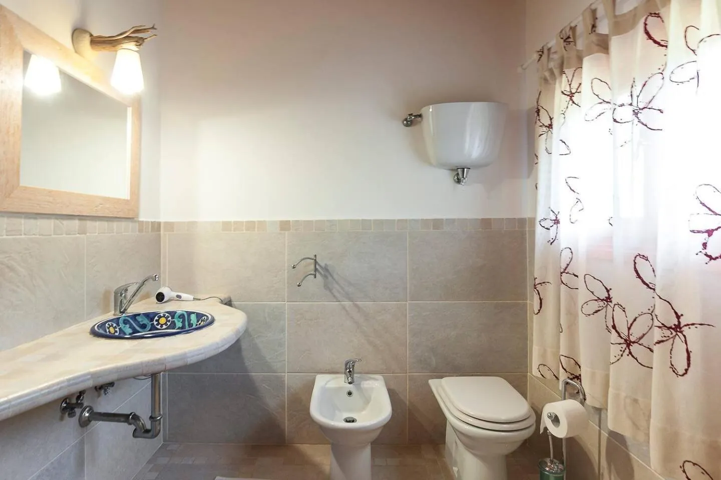 Toilet in Villa LA CESA & Villino LA CASETTA Holiday Houses CON JACUZZI