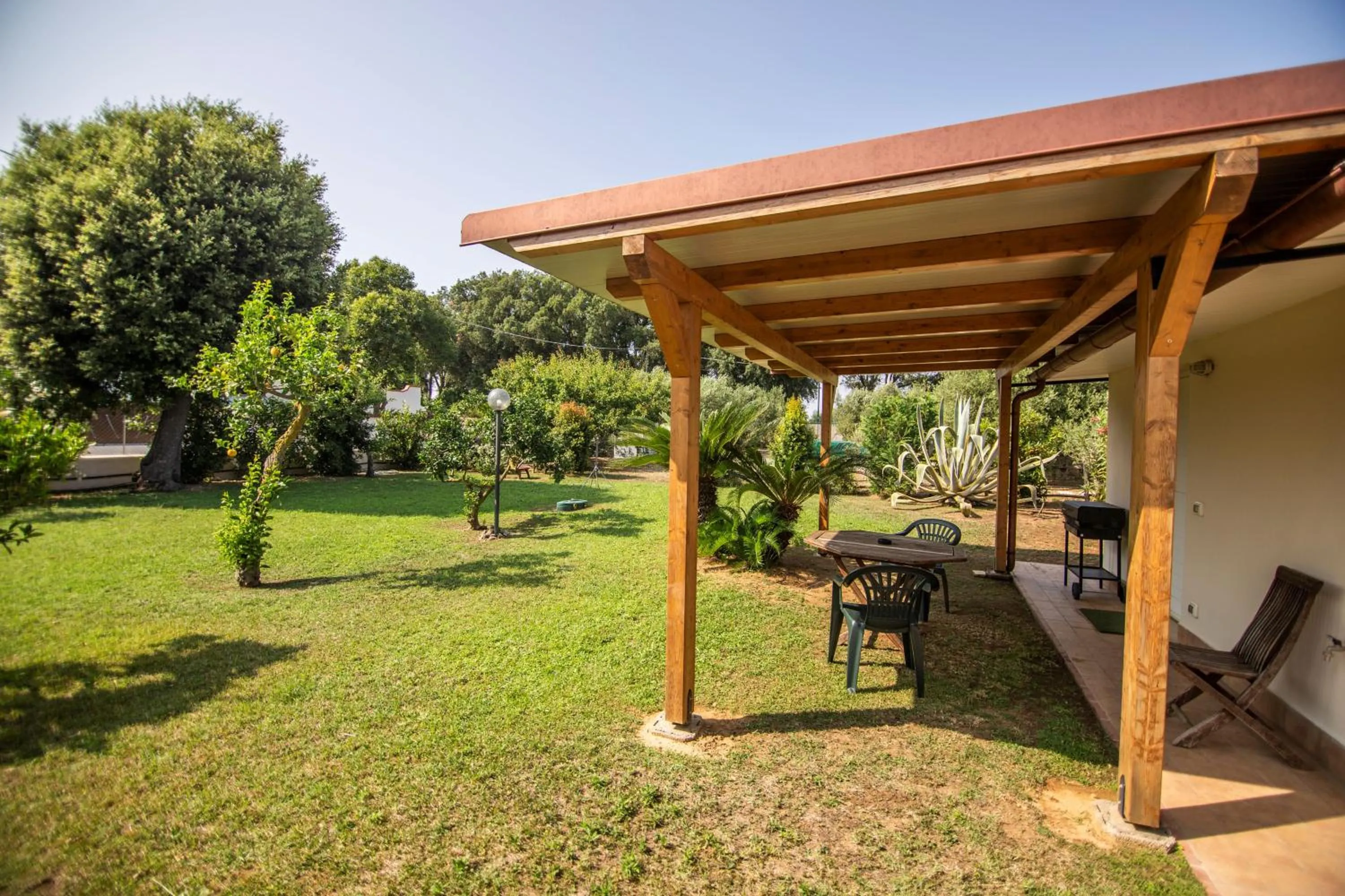 Patio in Villa LA CESA & Villino LA CASETTA Holiday Houses CON JACUZZI