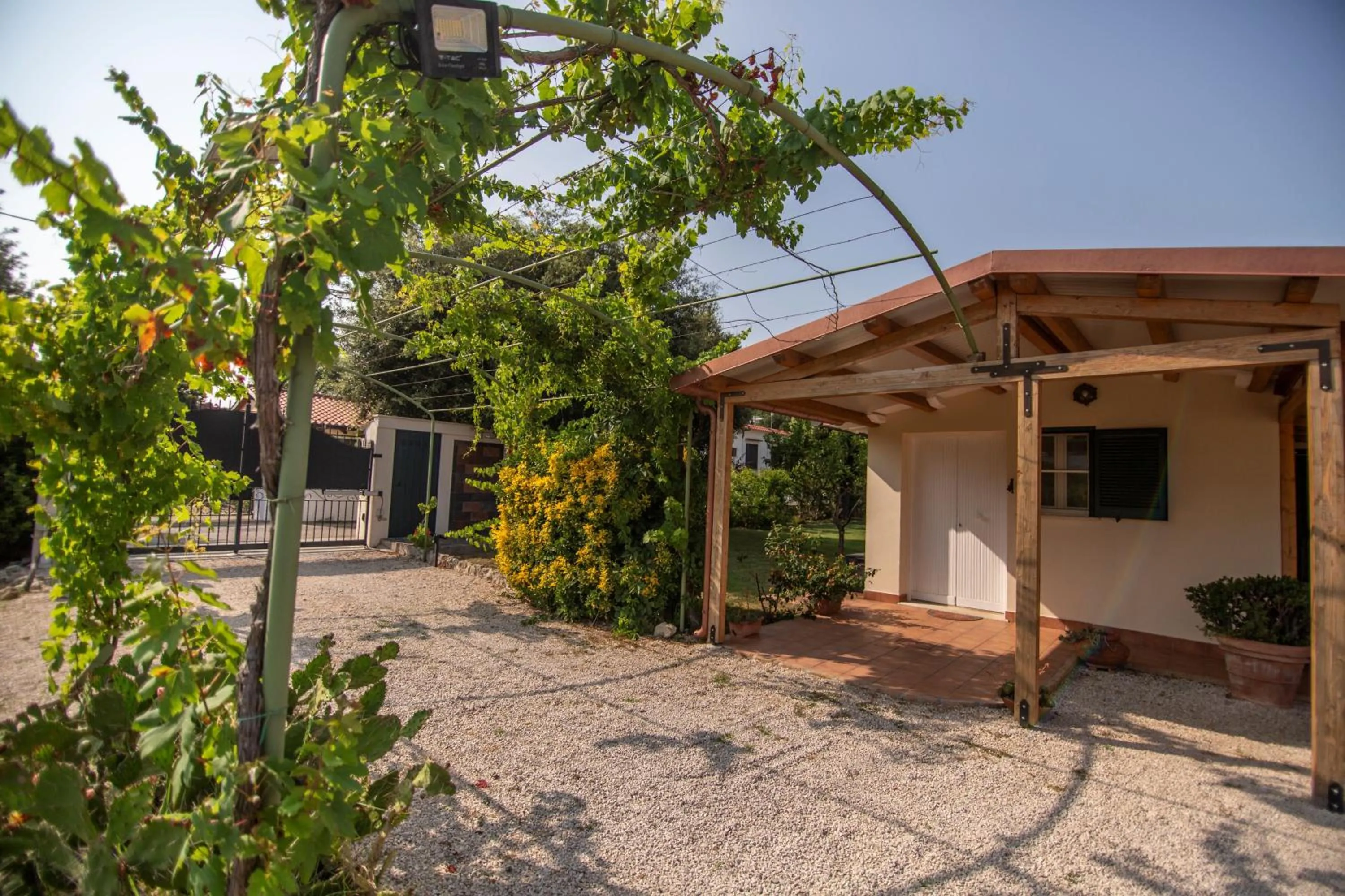 Property building in Villa LA CESA & Villino LA CASETTA Holiday Houses CON JACUZZI