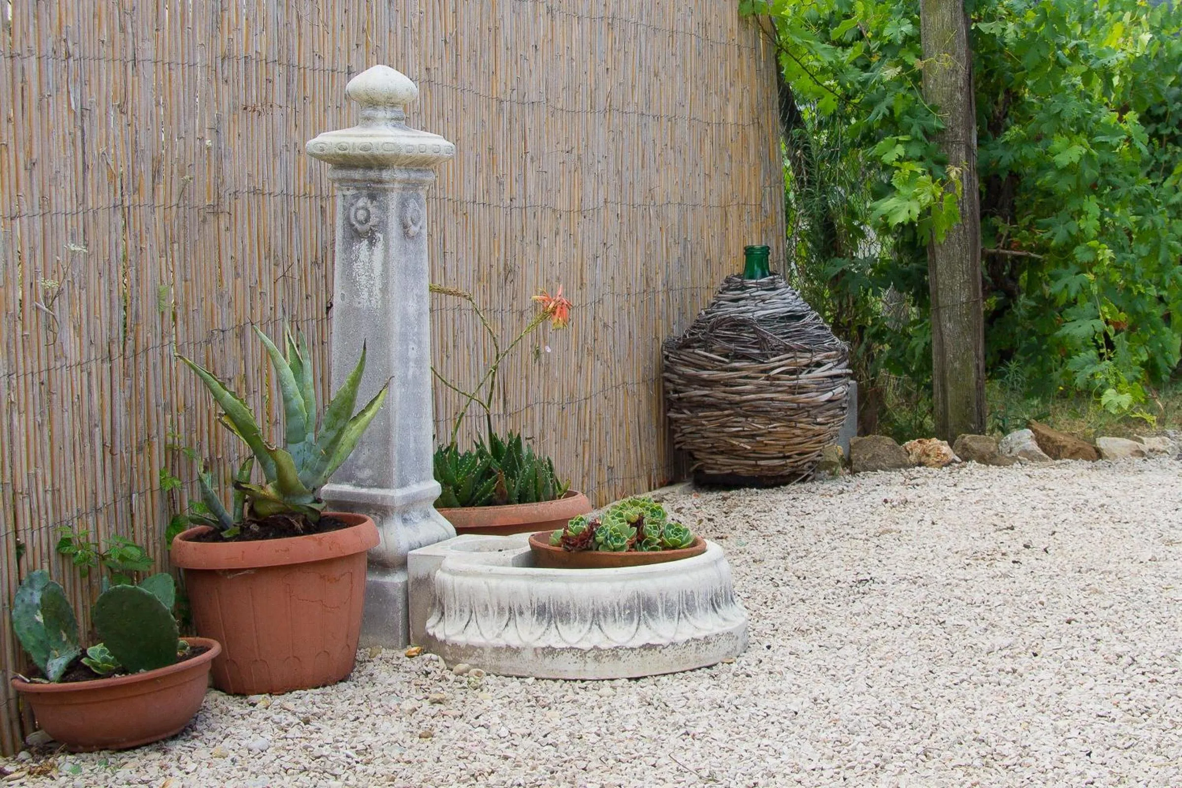 Patio in Villa LA CESA & Villino LA CASETTA Holiday Houses CON JACUZZI