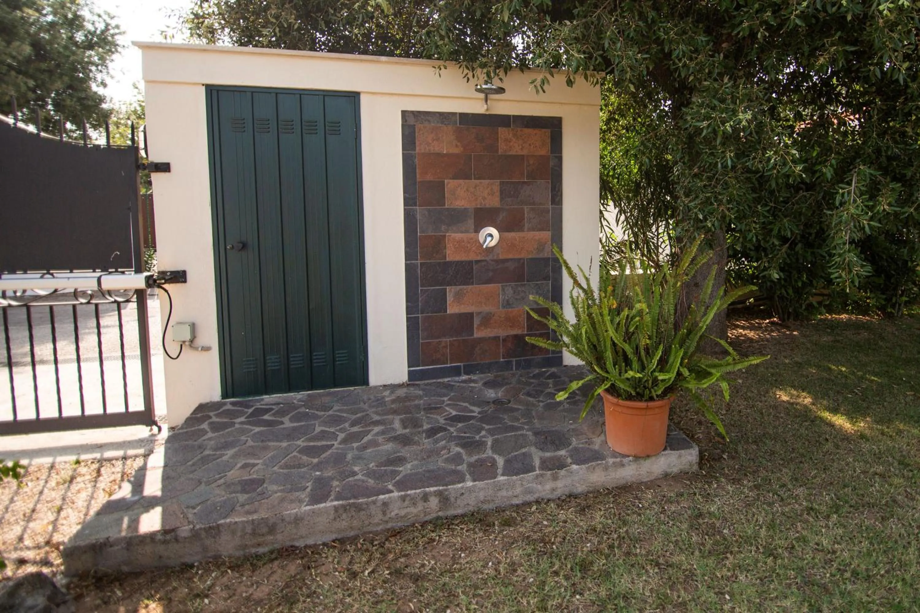 Property building in Villa LA CESA & Villino LA CASETTA Holiday Houses CON JACUZZI