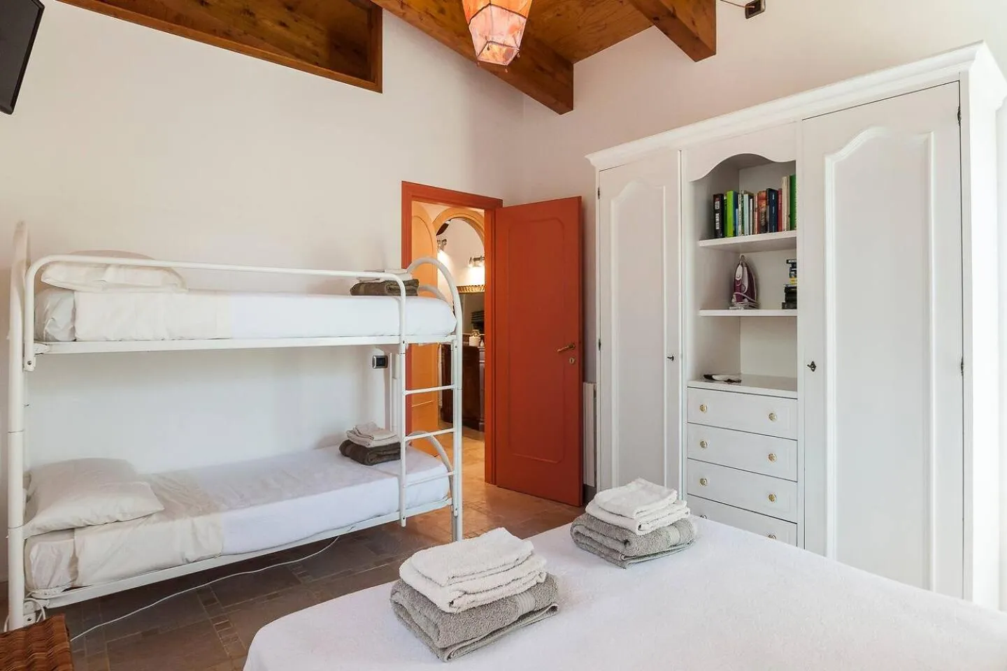 bunk bed, Bed in Villa LA CESA & Villino LA CASETTA Holiday Houses CON JACUZZI