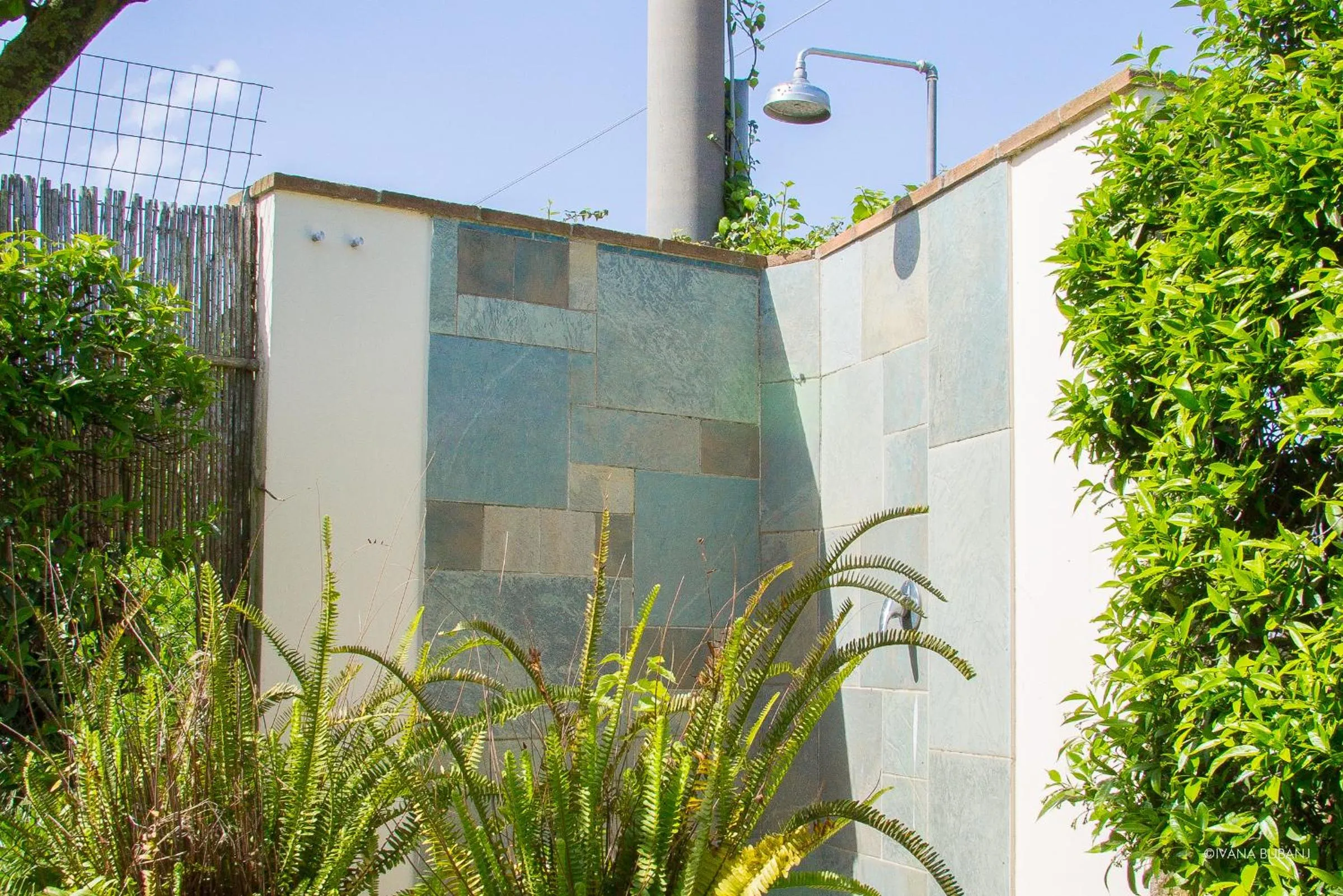 Shower in Villa LA CESA & Villino LA CASETTA Holiday Houses CON JACUZZI