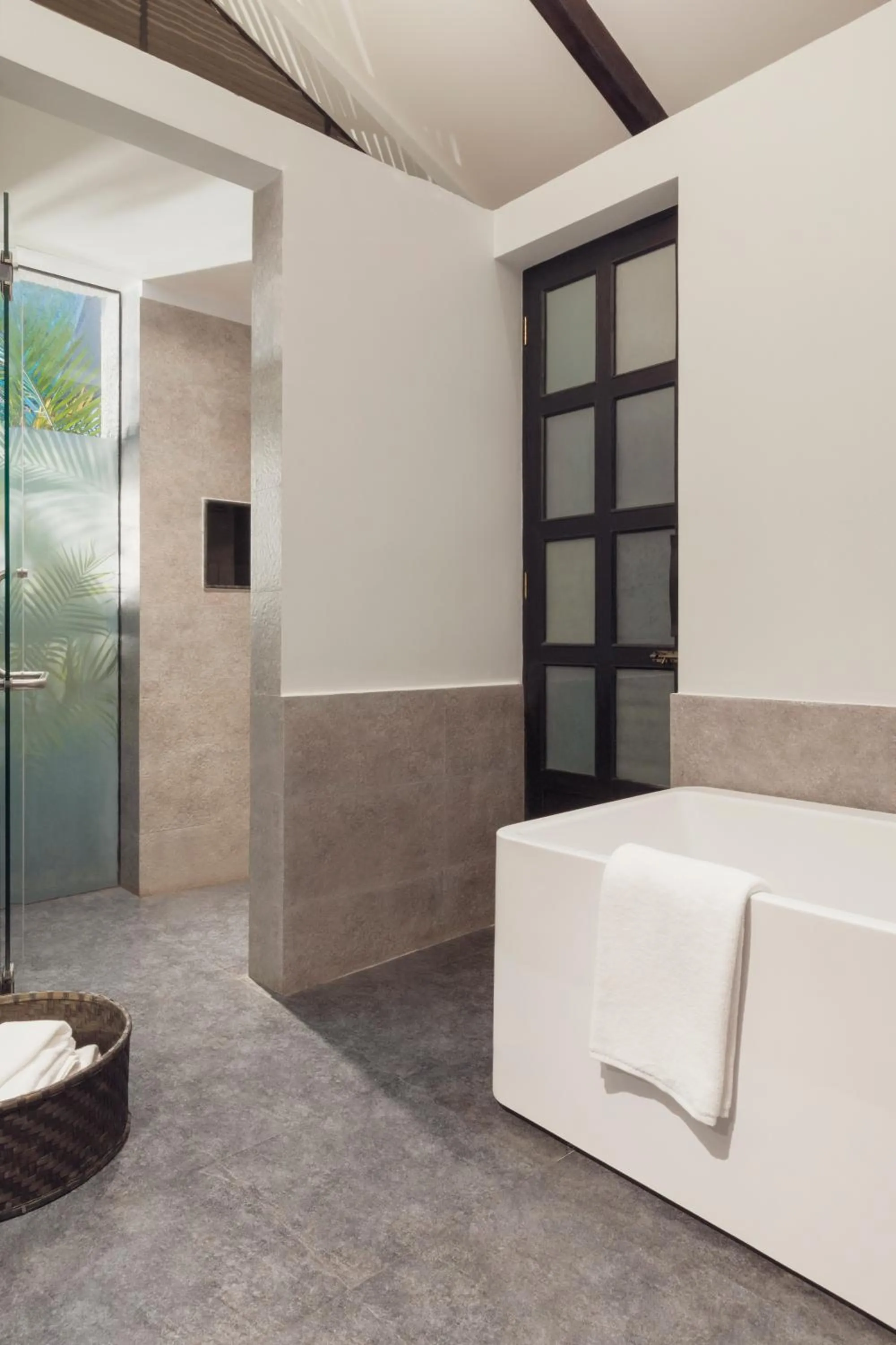 Bathroom in The Pavilions Himalayas The Farm