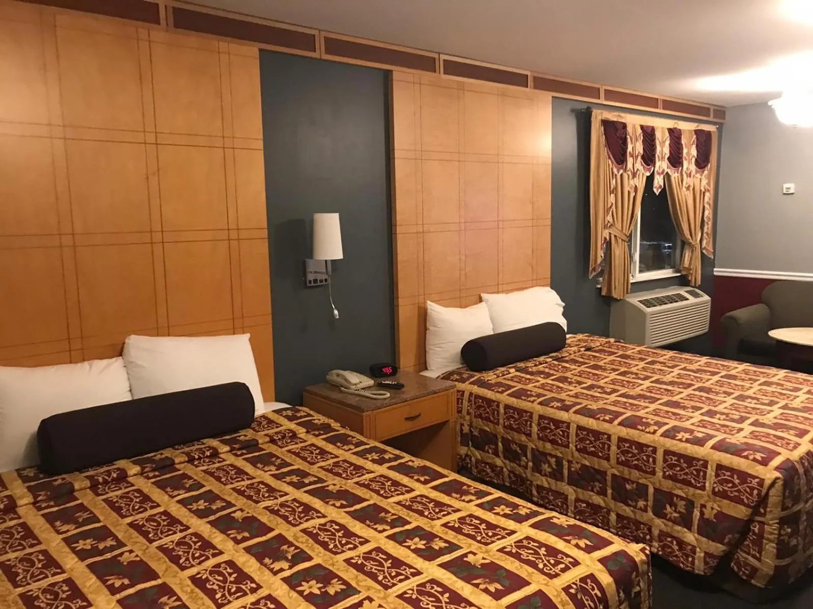 Bed in Liberty Inn Absecon Atlantic City