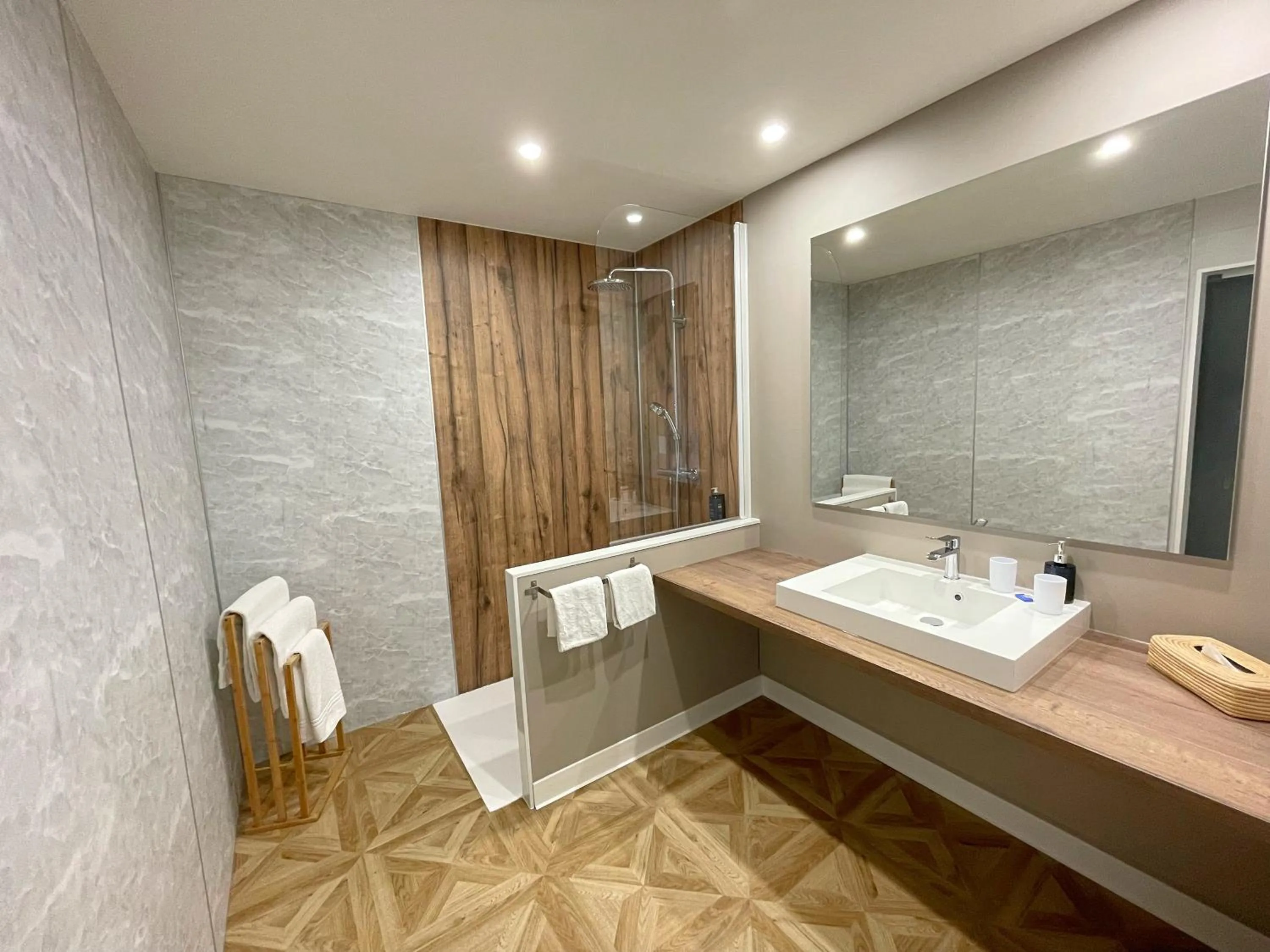 Bathroom in Hôtel La Grande Conque