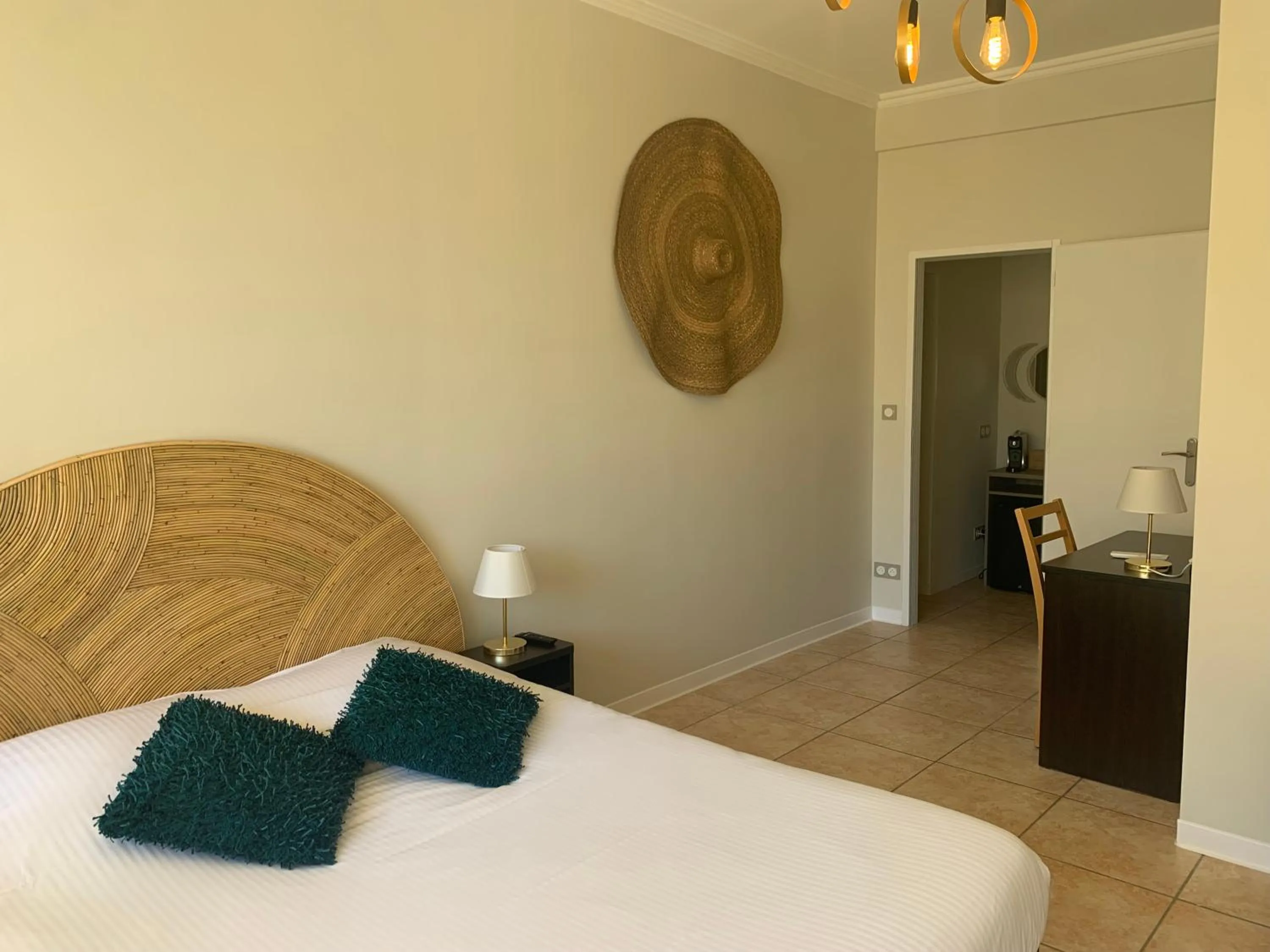 Photo of the whole room, Bed in Hôtel La Grande Conque