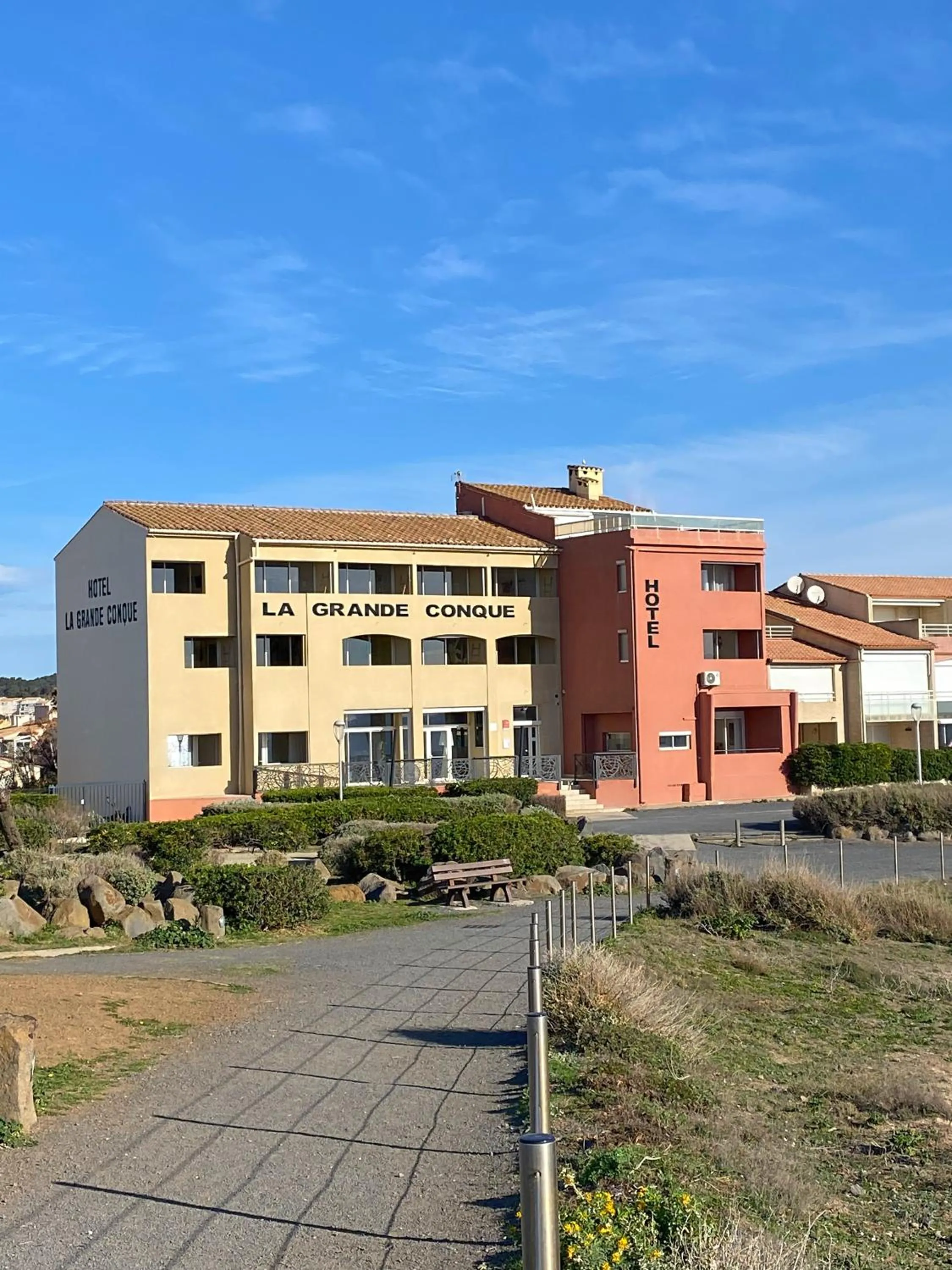 Property building in Hôtel La Grande Conque