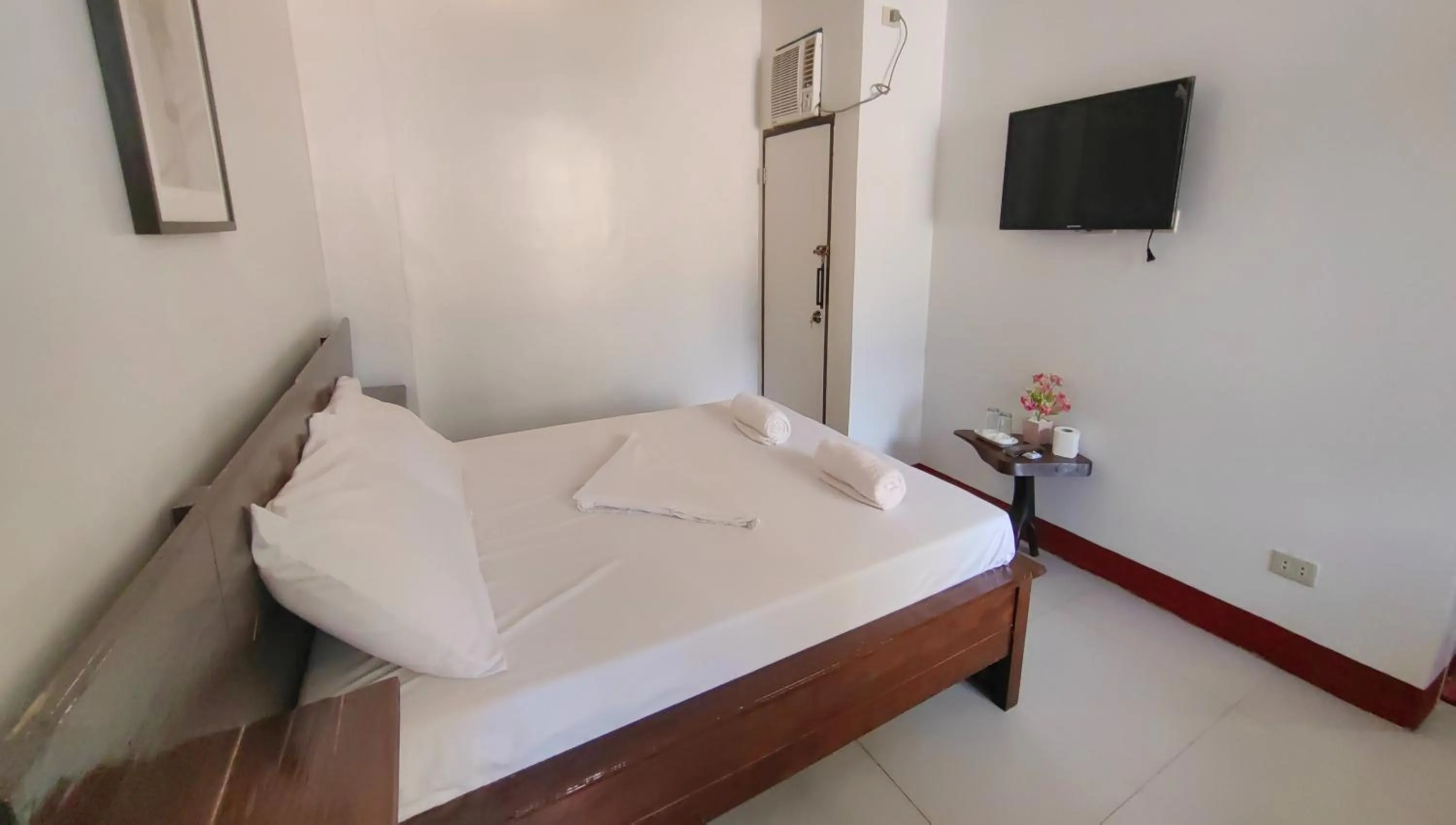 Bedroom, Bed in Pring Pension House Puerto Princesa