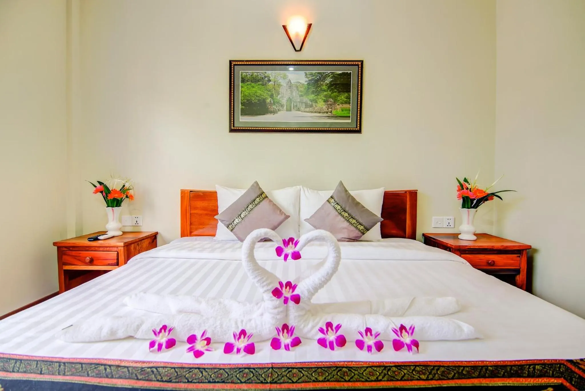 Decorative detail, Bed in Thonka Boutique