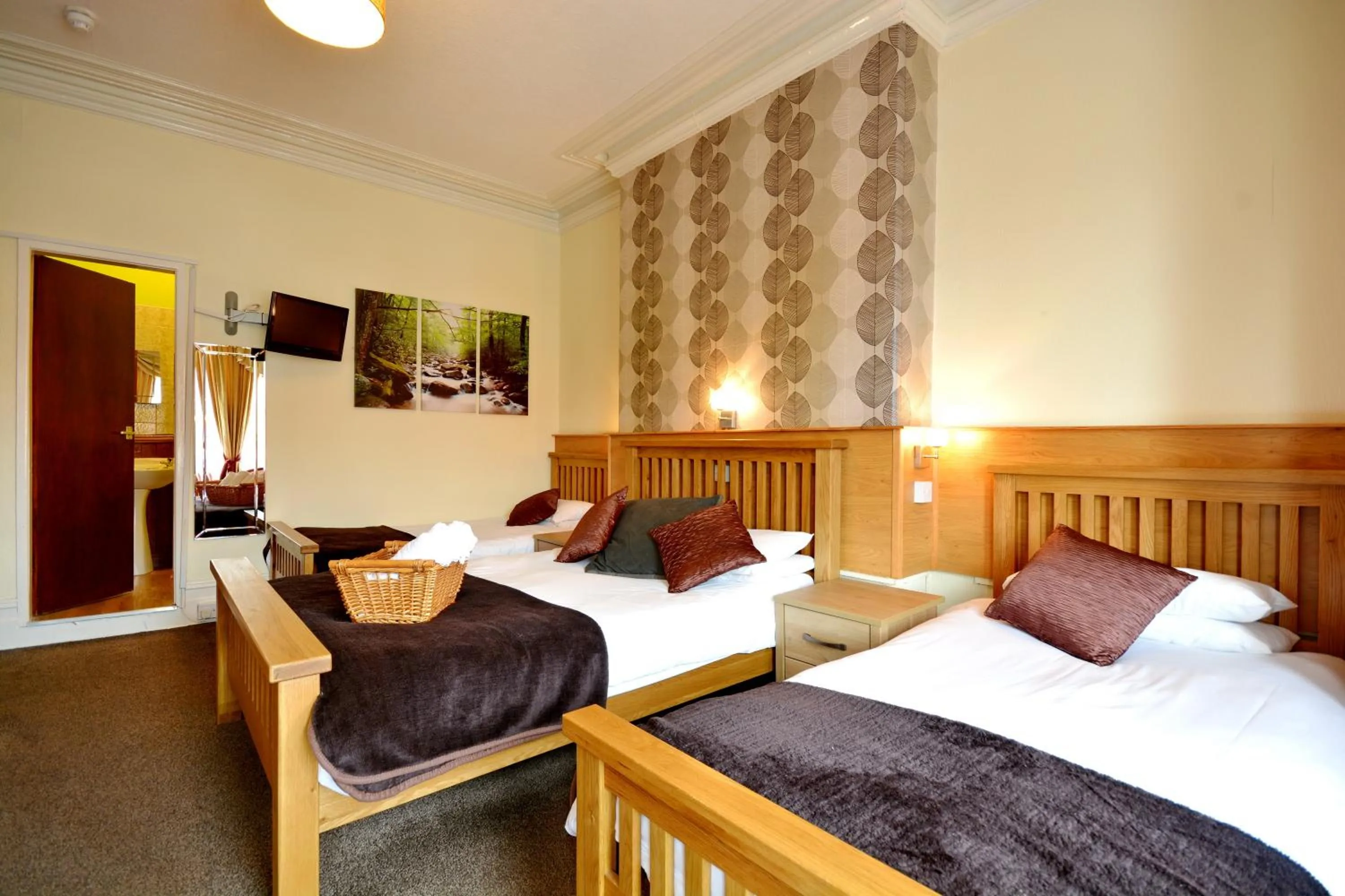 Bedroom, Bed in The Derby Hotel