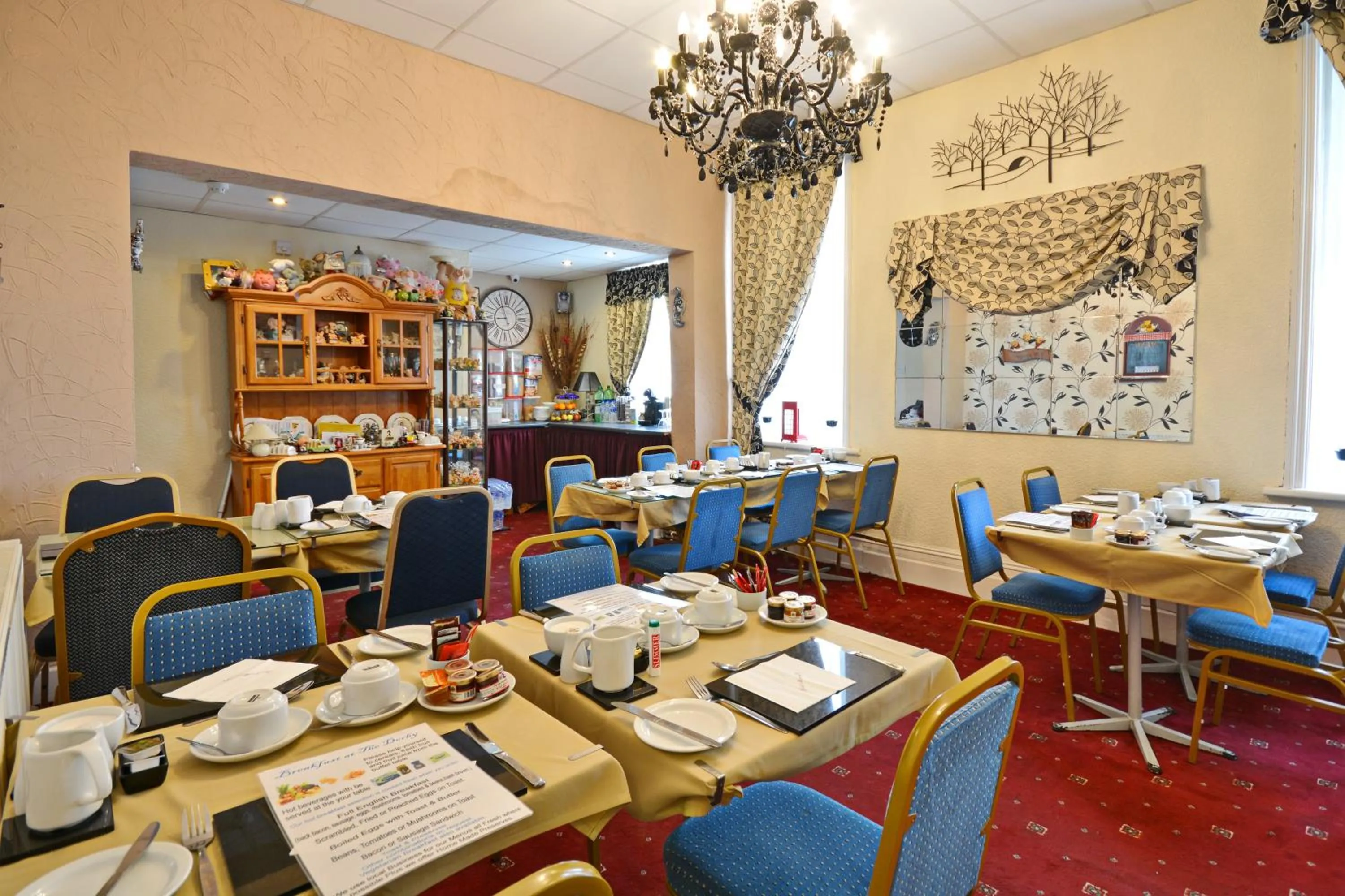 Food and drinks in The Derby Hotel