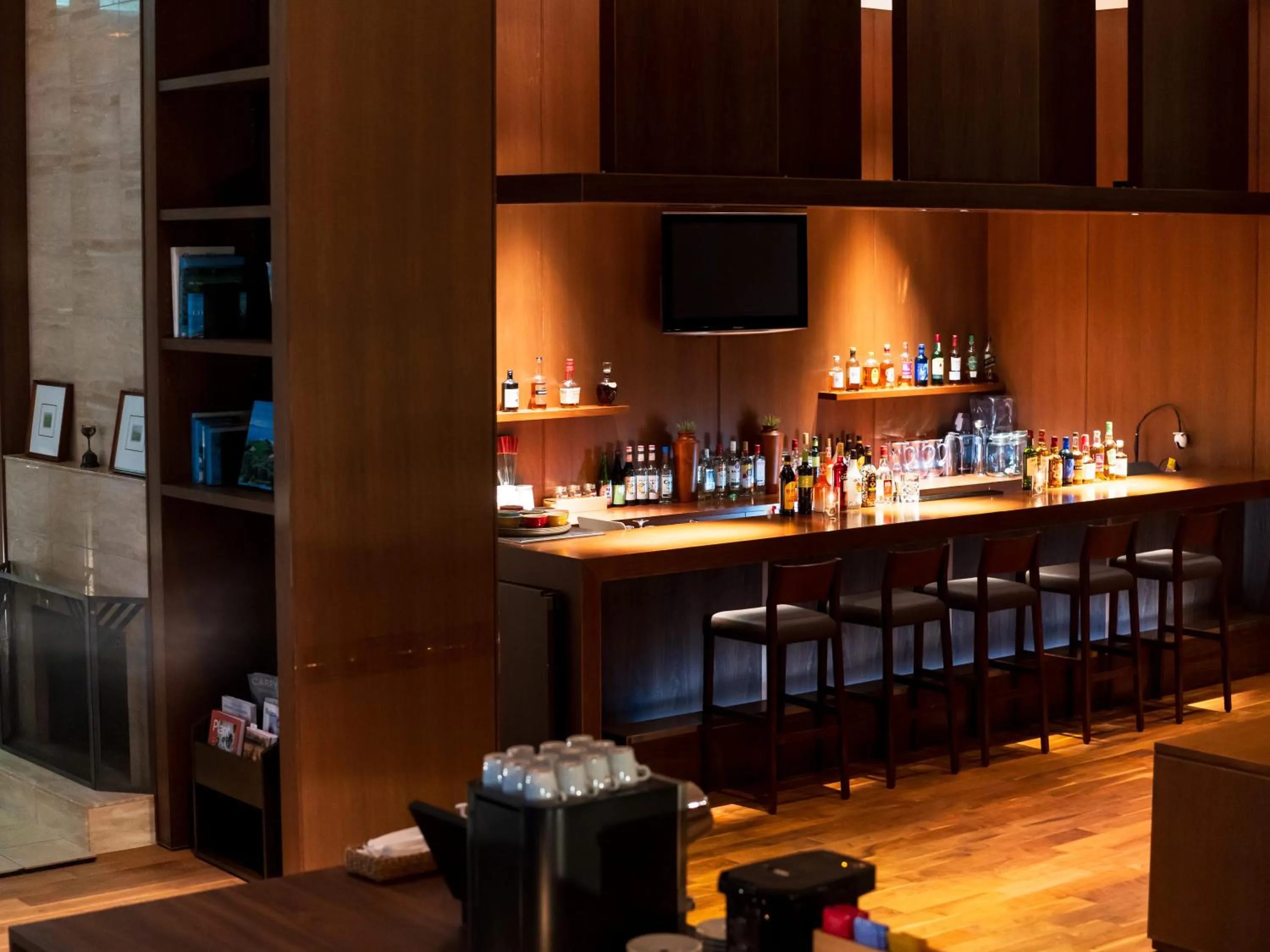 Lounge or bar in GLAMPROOK Futtsu BRISTOL HILL