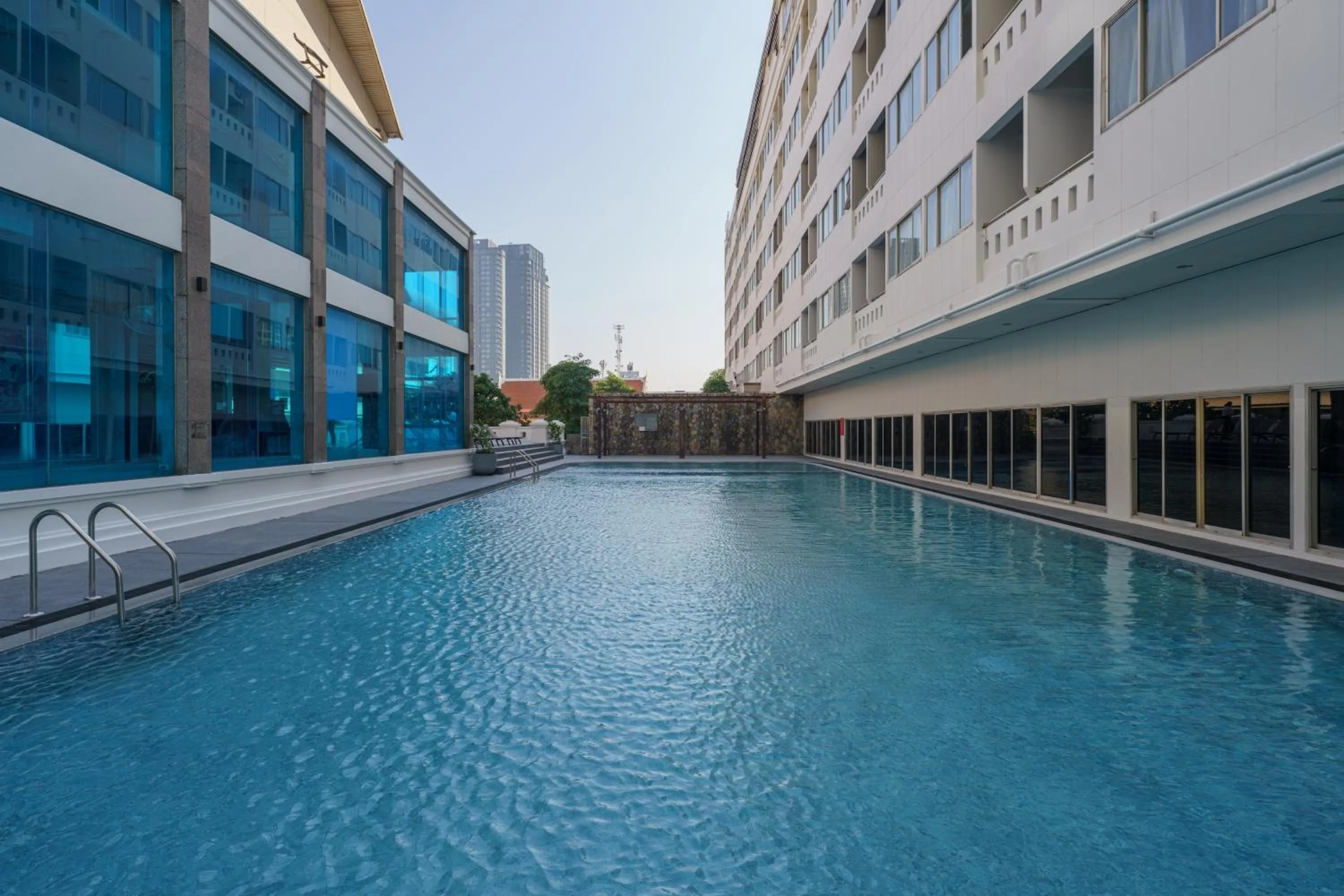Swimming pool in iCheck inn Thapra