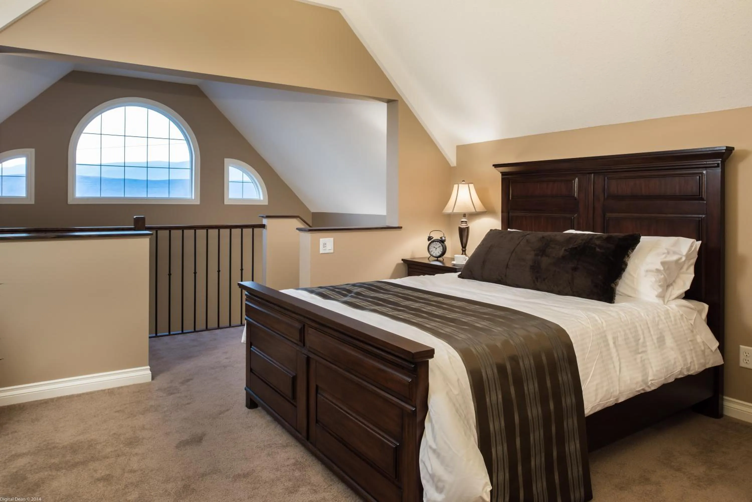 Bedroom, Bed in The Castle at Swan Lake