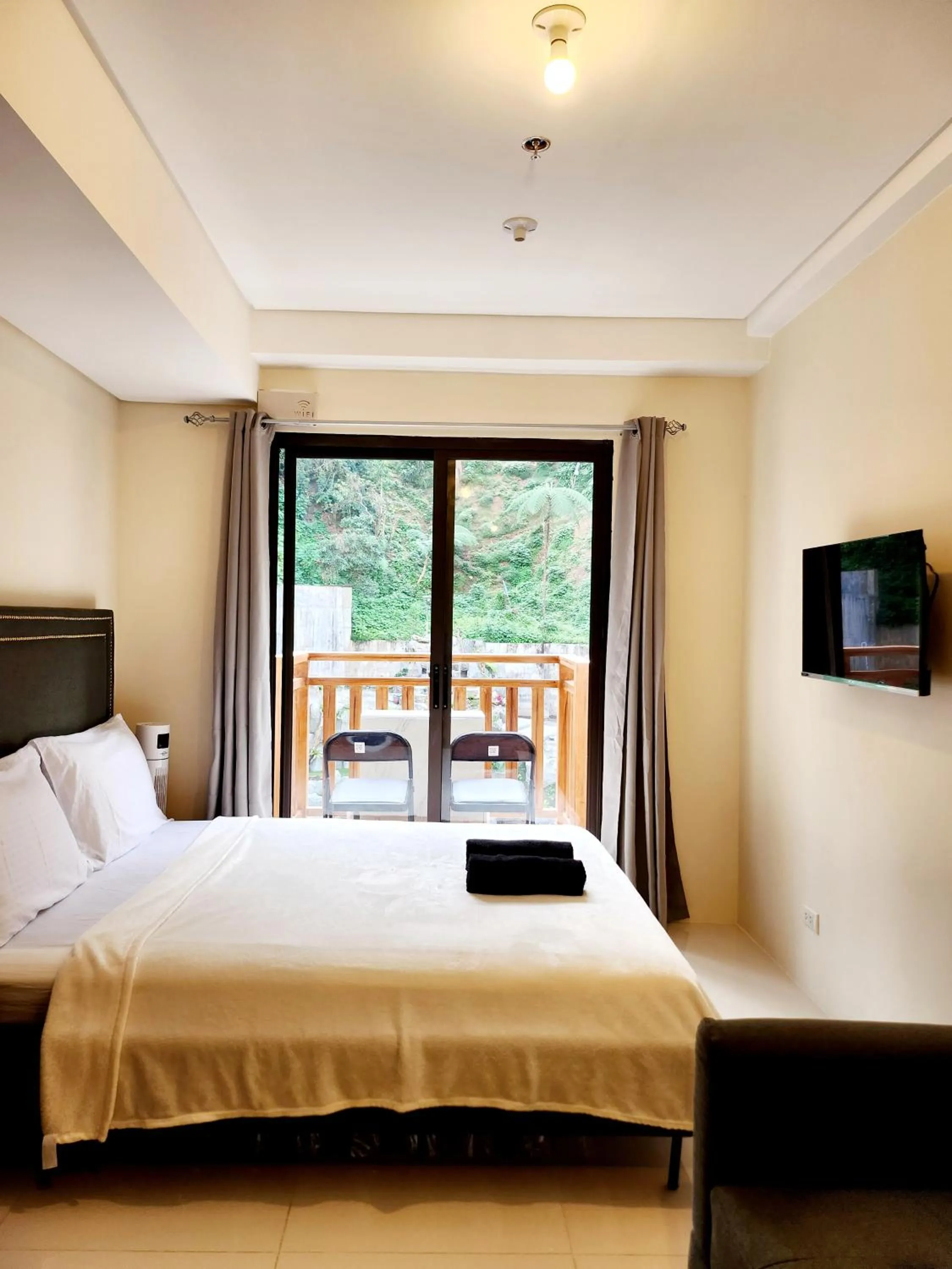 Balcony/Terrace, Bed in Selendra-Baguio City Suites