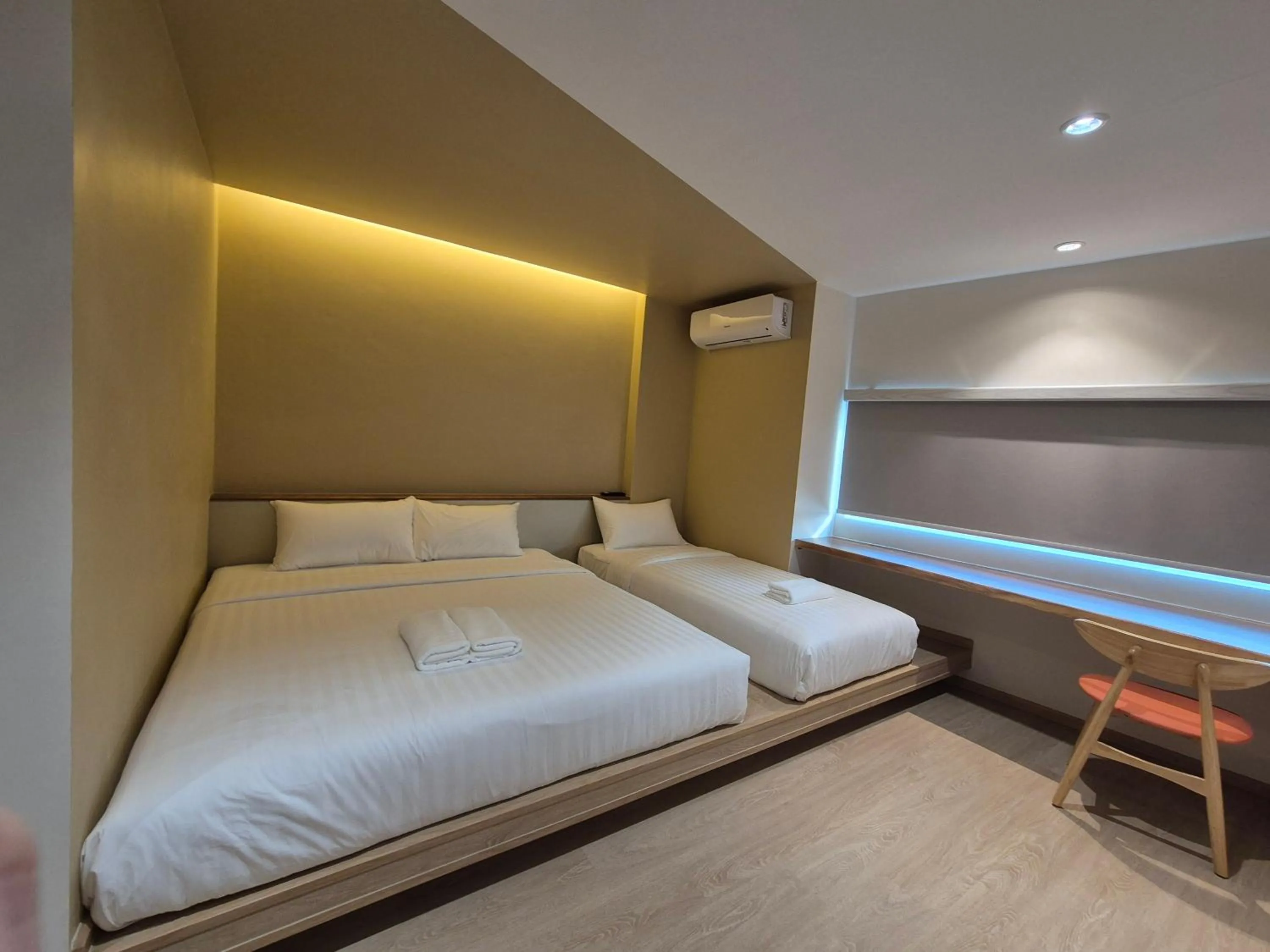 Bedroom, Bed in The Publyc Hotel