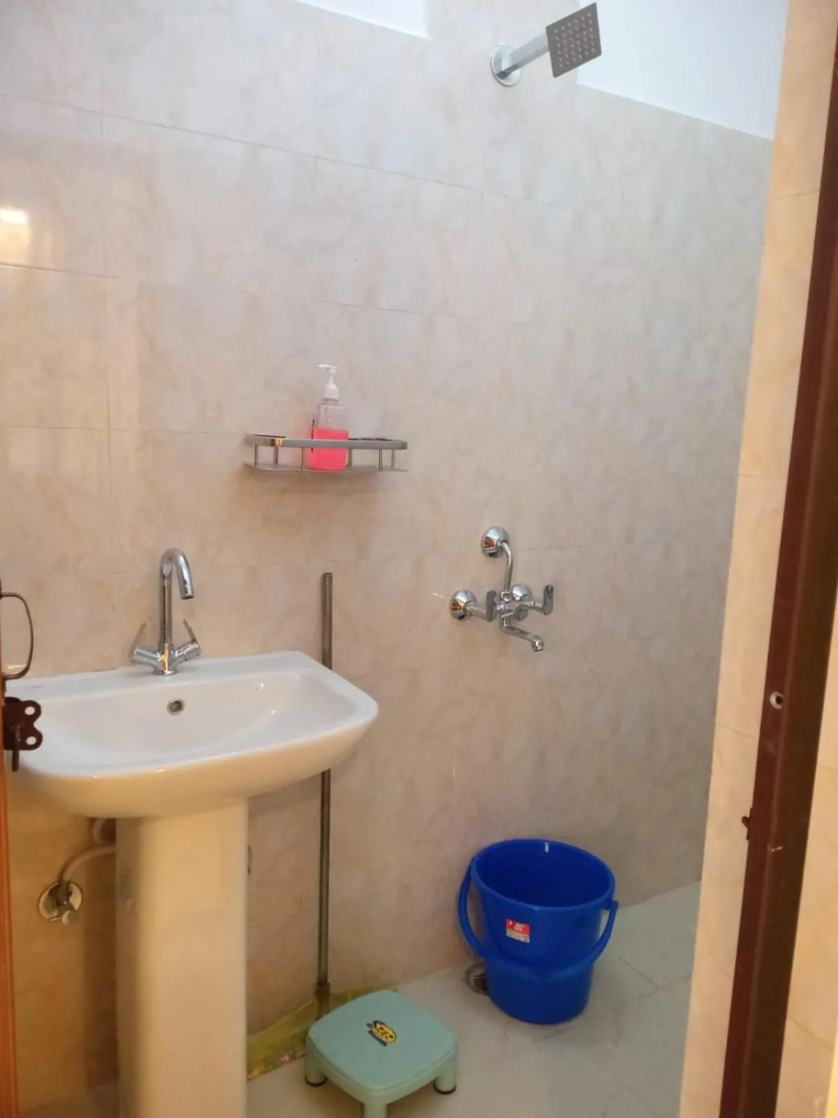 Shower in Jaiswal Home Stay