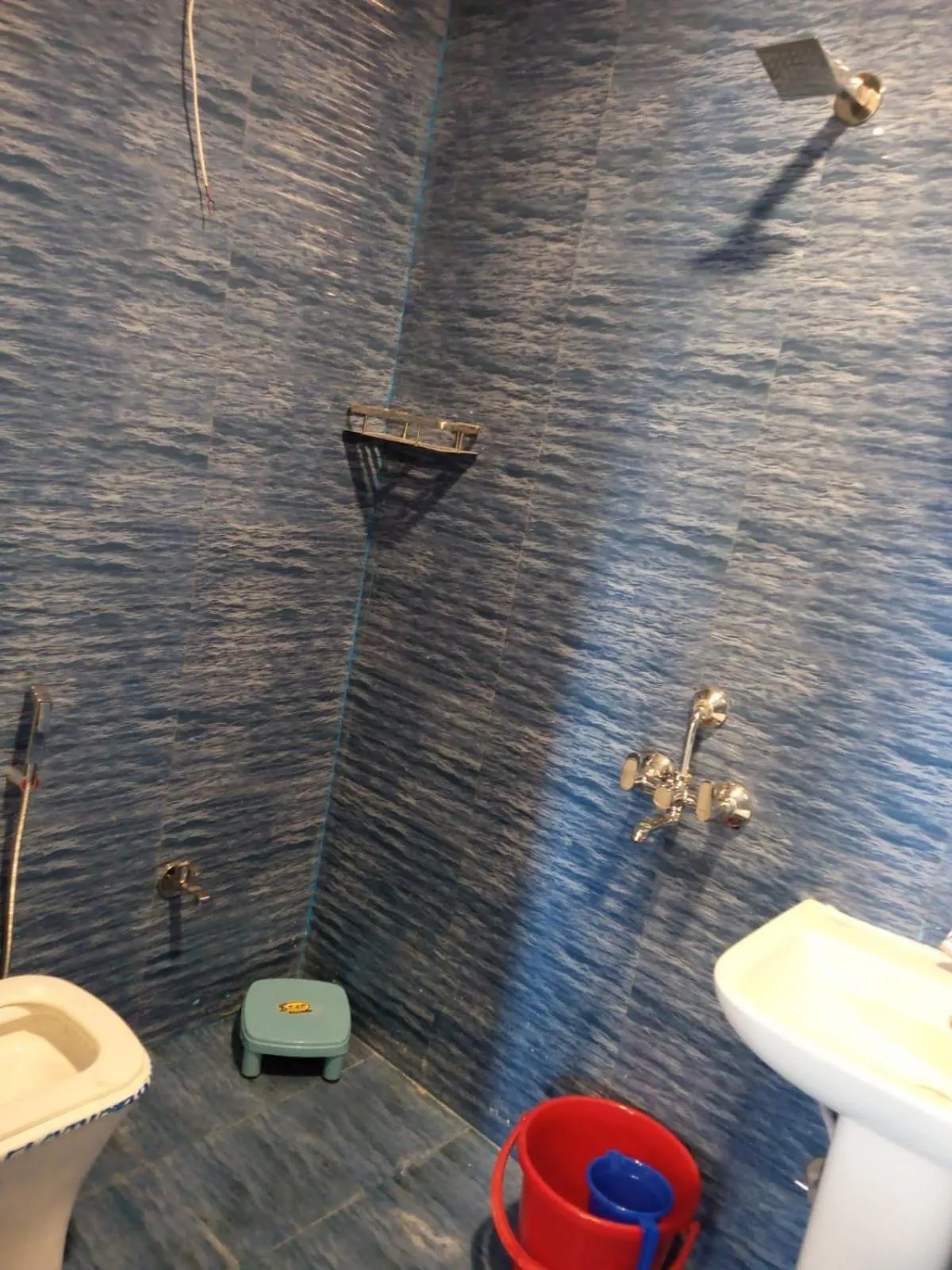 Shower in Jaiswal Home Stay