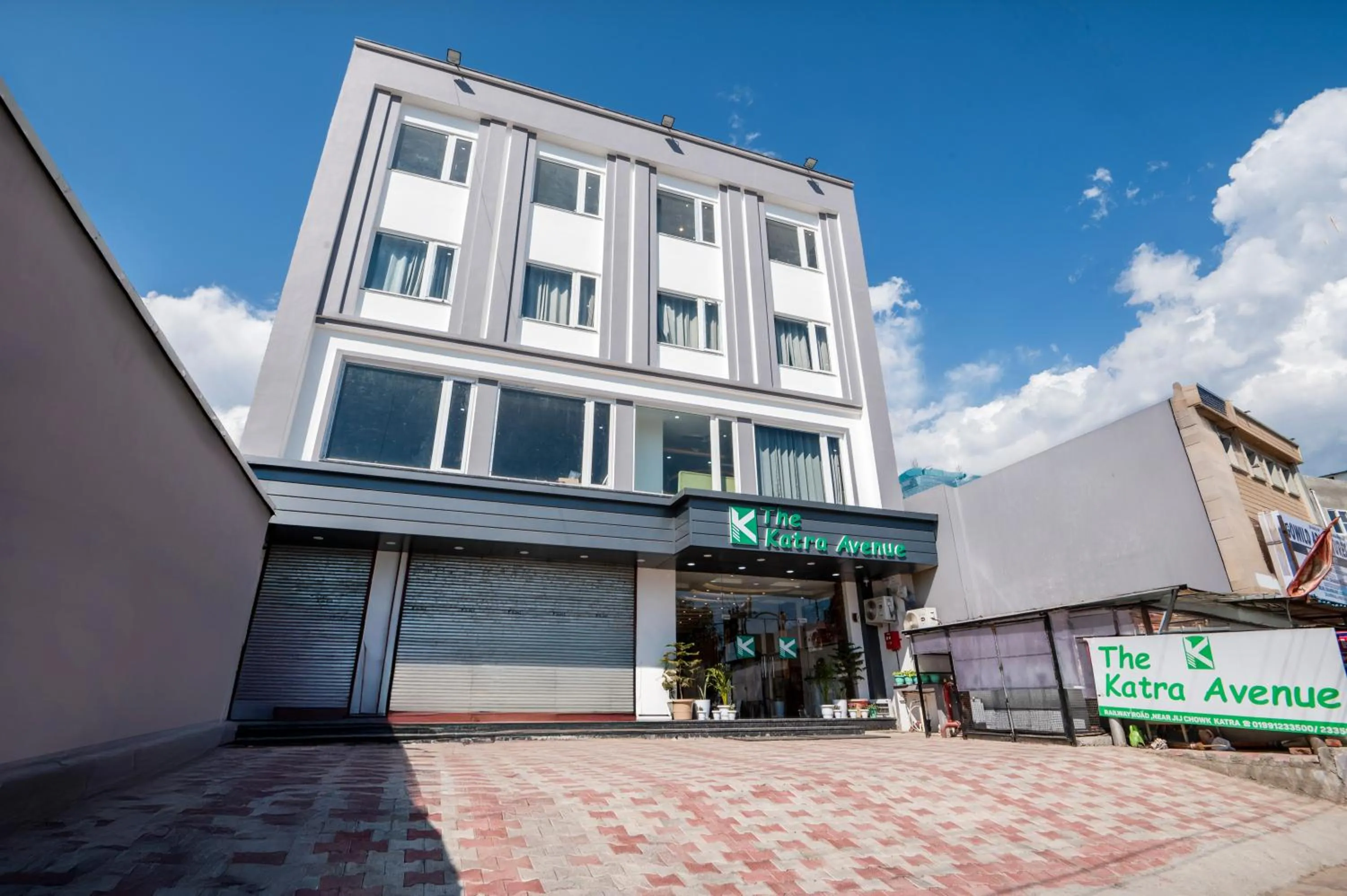 Hotel The Katra Avenue