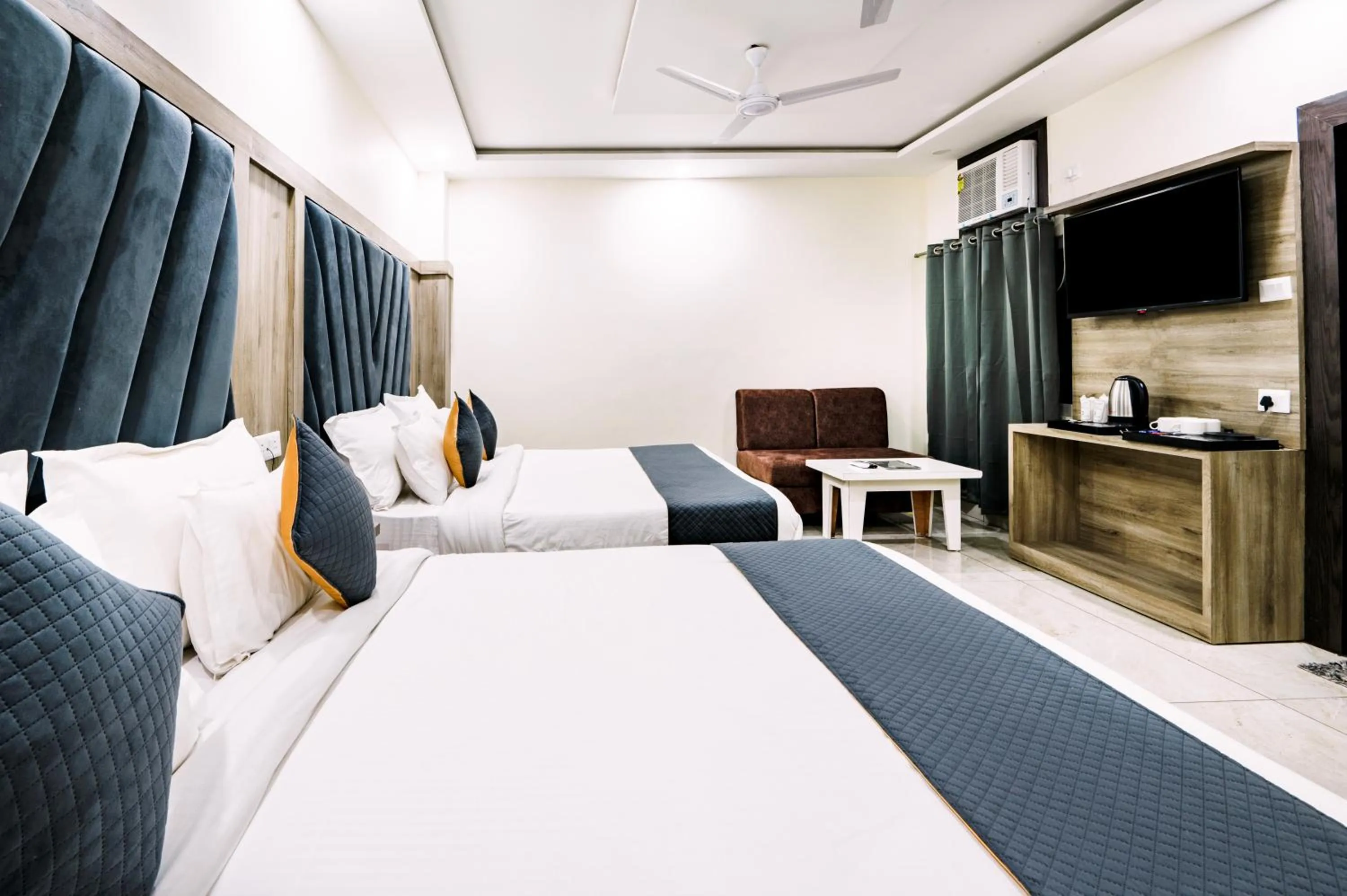 Bedroom, Bed in Hotel The Katra Avenue