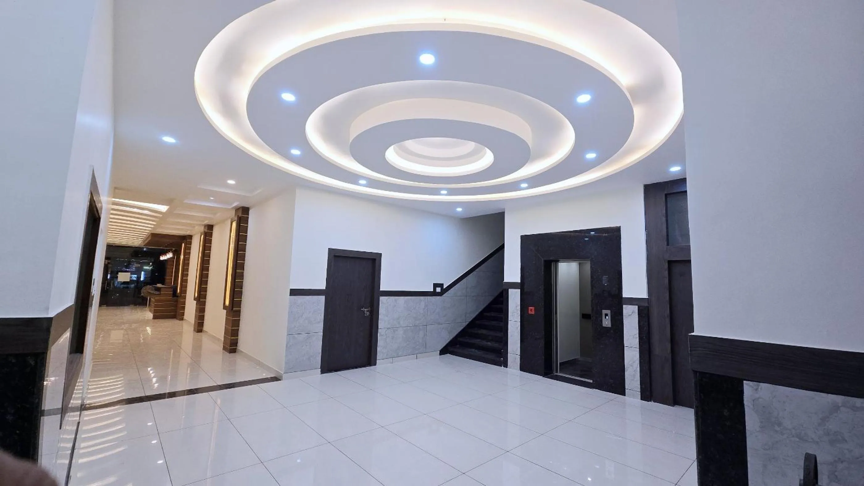 Area and facilities in Hotel The Katra Avenue