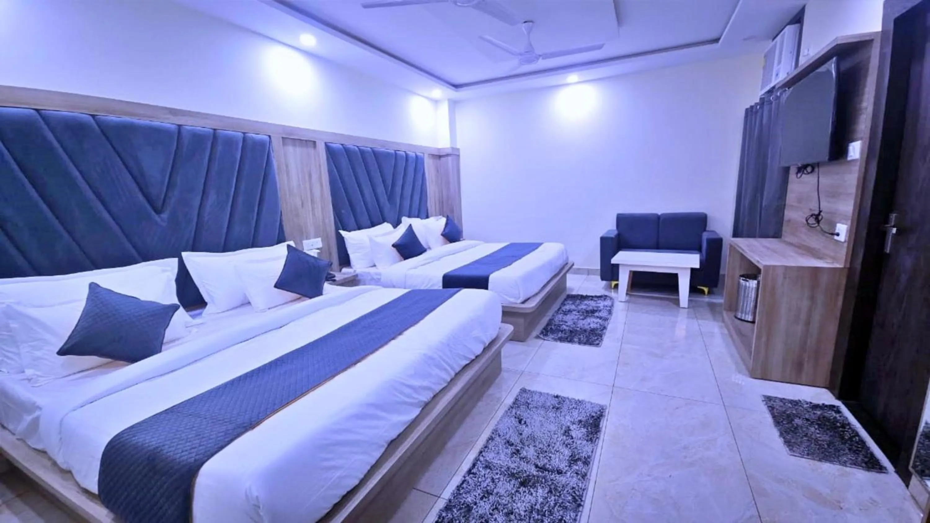 Bed in Hotel The Katra Avenue