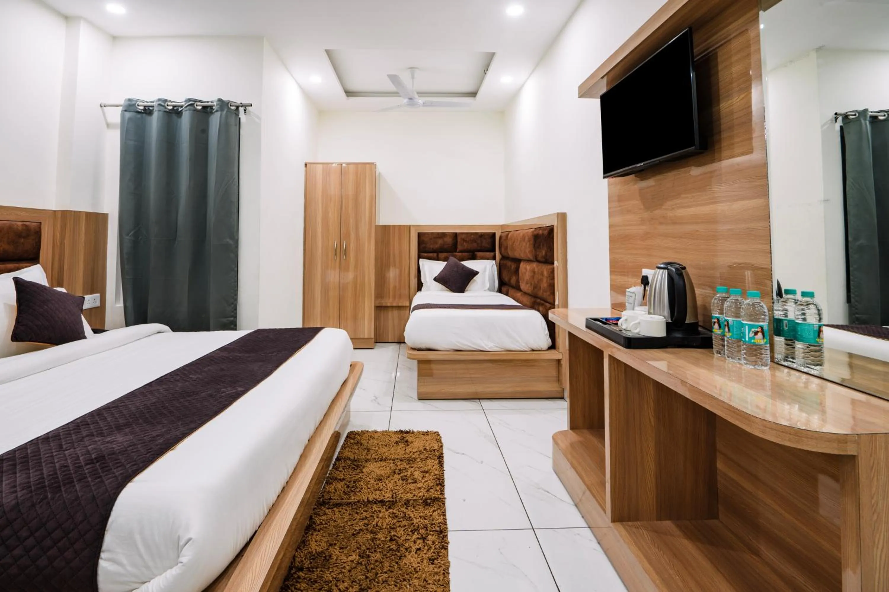 Bedroom, Bed in Hotel The Katra Avenue