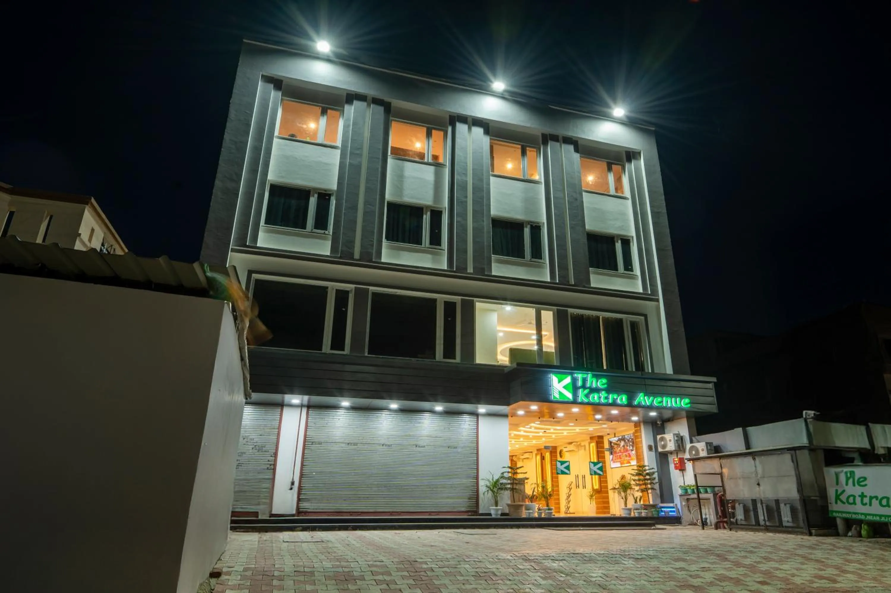 Property building in Hotel The Katra Avenue
