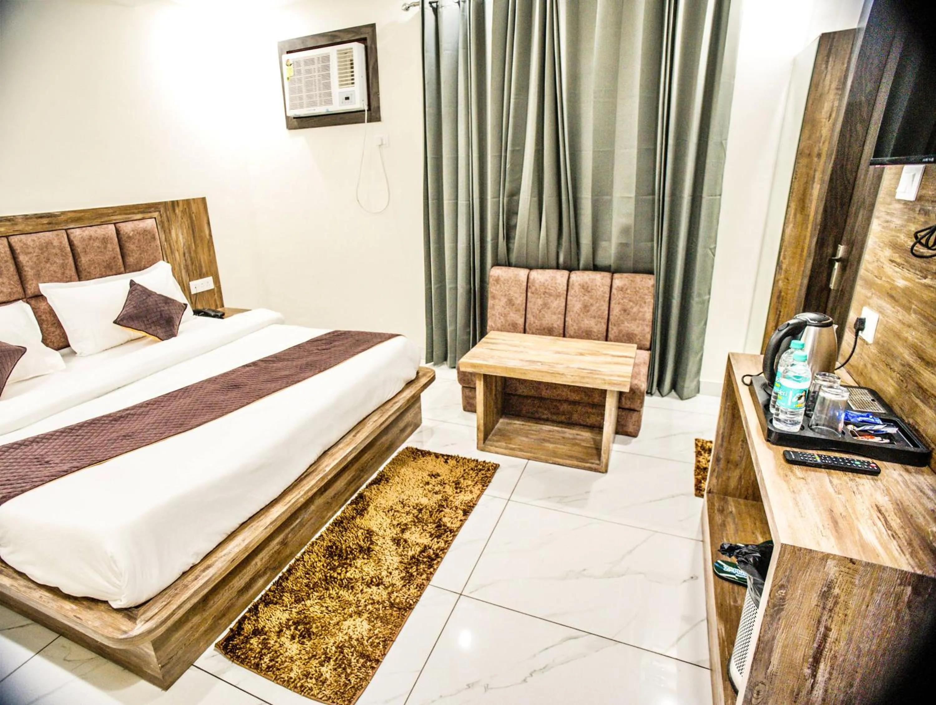 Property building, Bed in Hotel The Katra Avenue