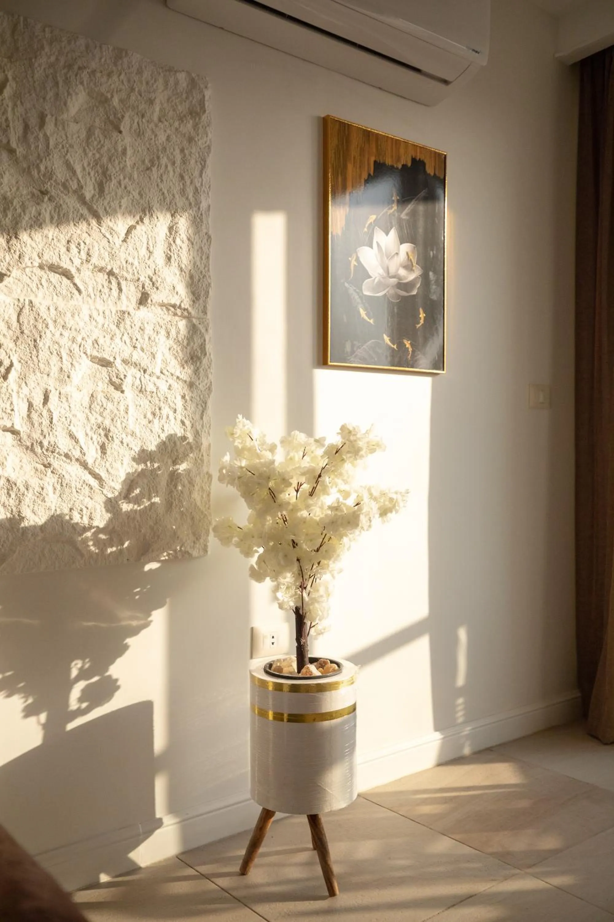 Decorative detail in Eyes Of Egypt Pyramids View Boutique Hotel