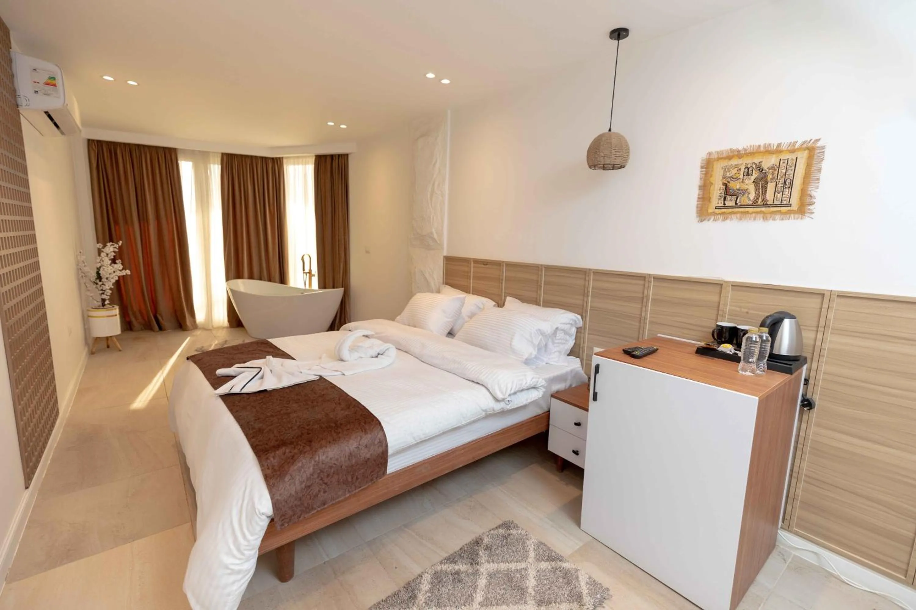 Bed in Eyes Of Egypt Pyramids View Boutique Hotel