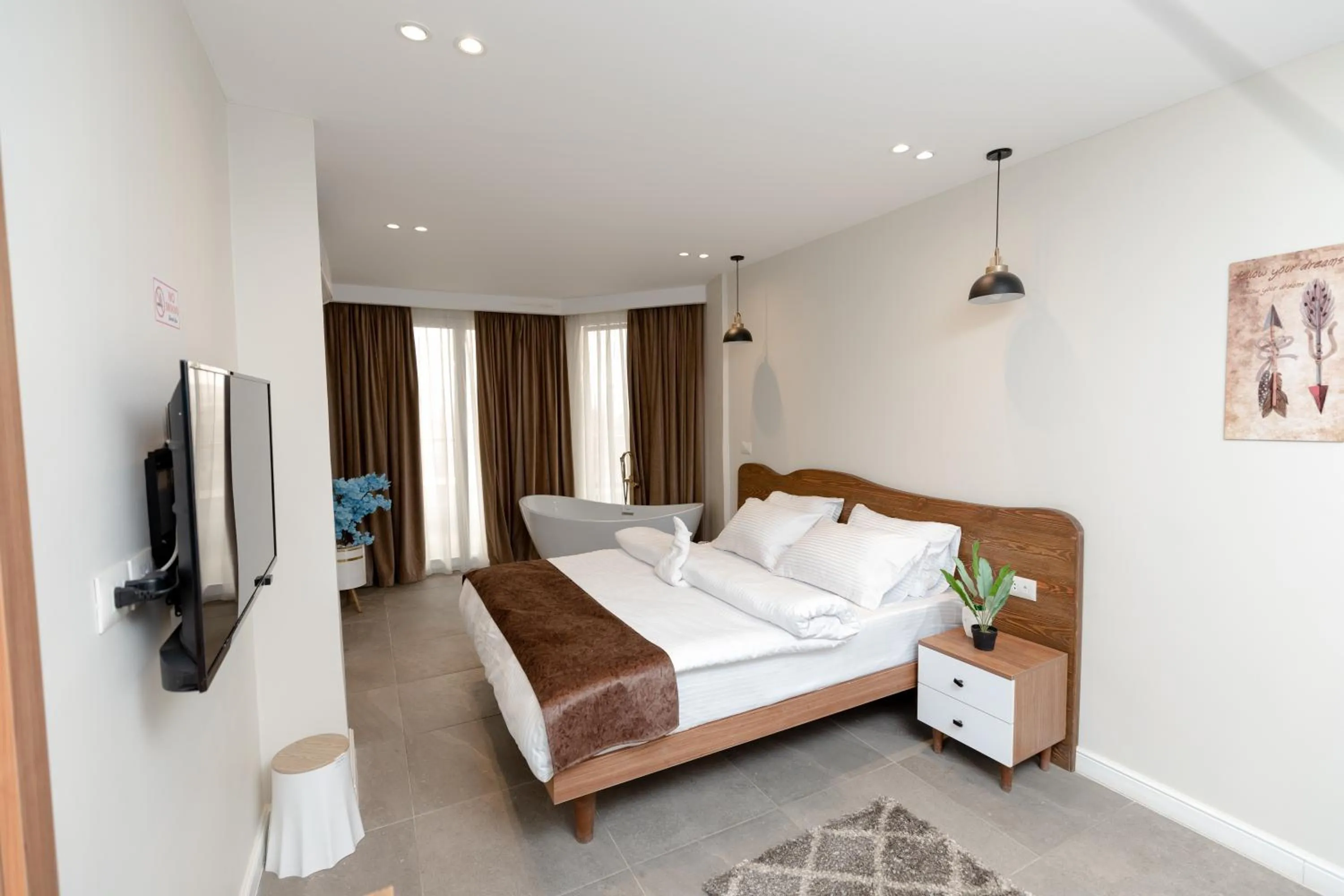 Bed in Eyes Of Egypt Pyramids View Boutique Hotel