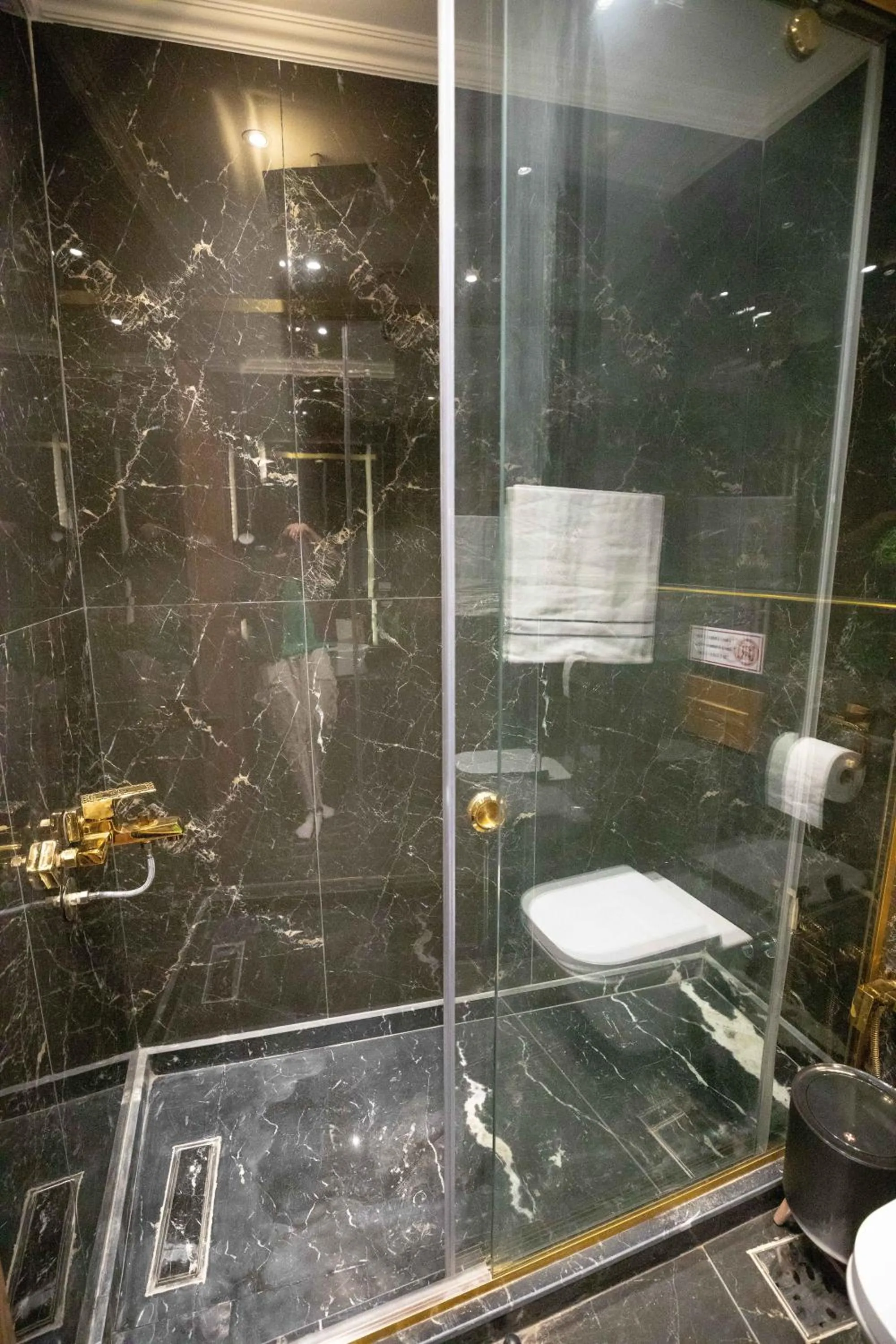 Shower in Eyes Of Egypt Pyramids View Boutique Hotel