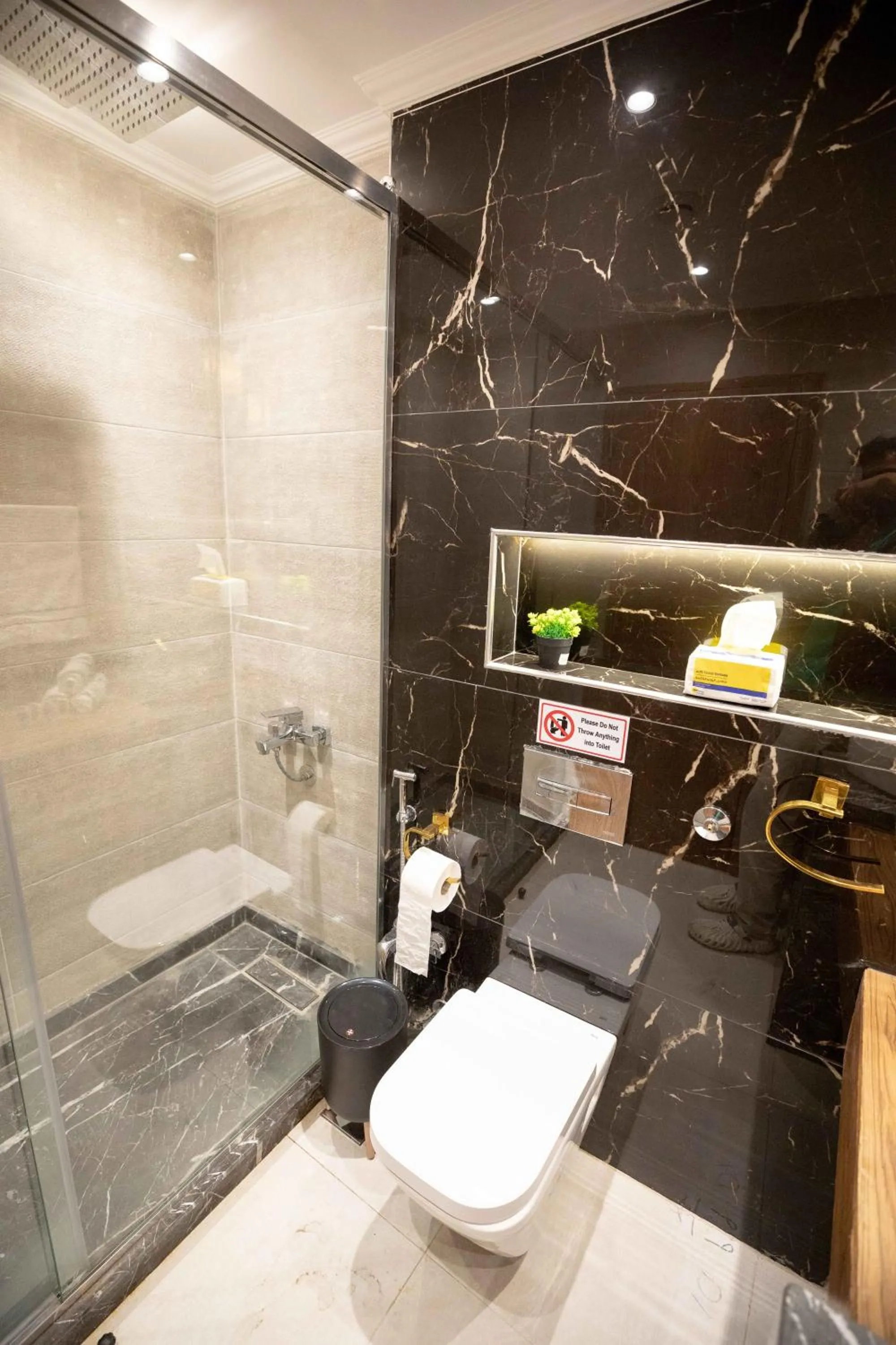 Shower in Eyes Of Egypt Pyramids View Boutique Hotel