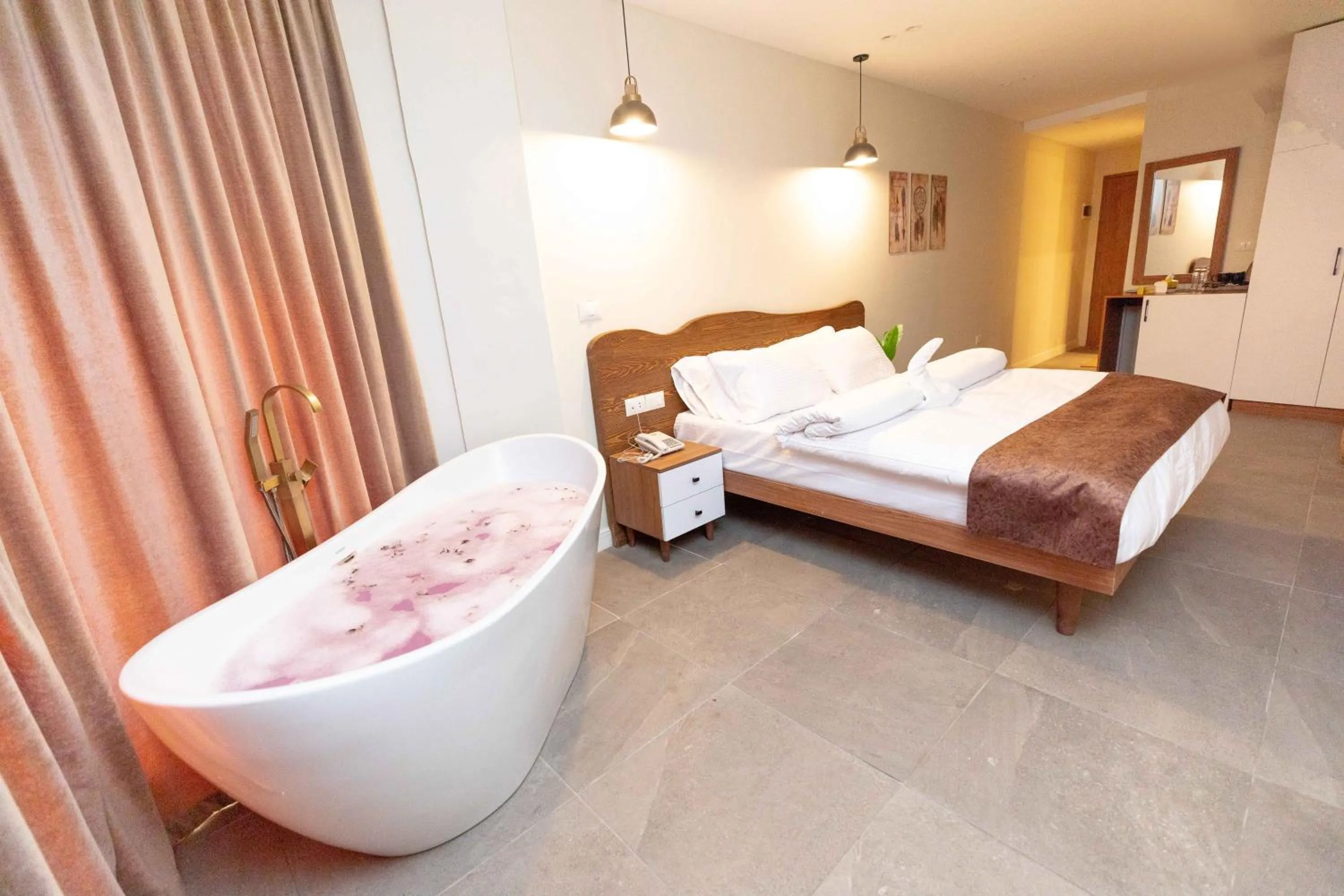 Bed in Eyes Of Egypt Pyramids View Boutique Hotel