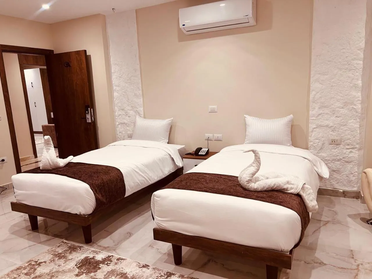 Bed in Eyes Of Egypt Pyramids View Boutique Hotel