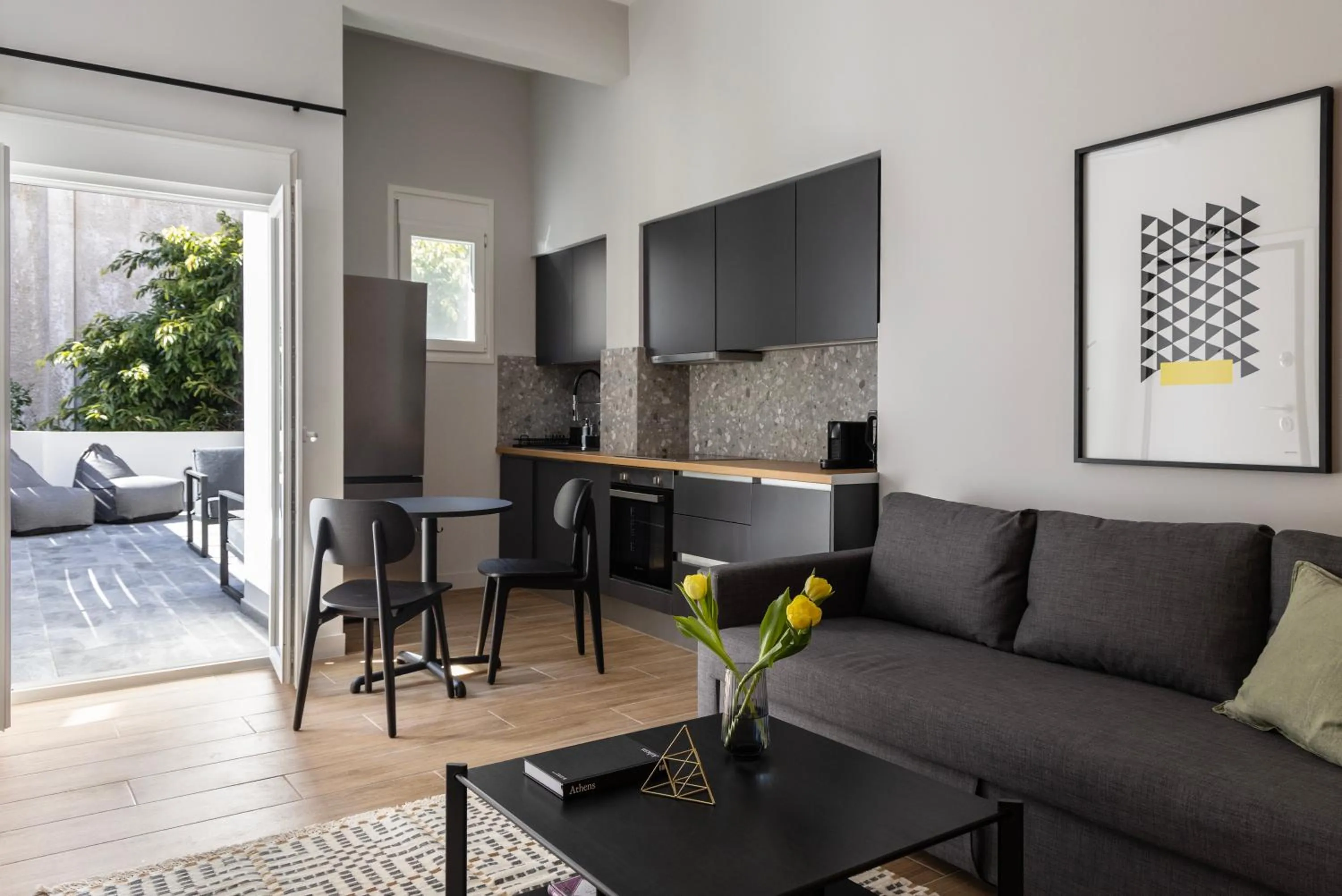 Living room in Elliot Petralona, Athens