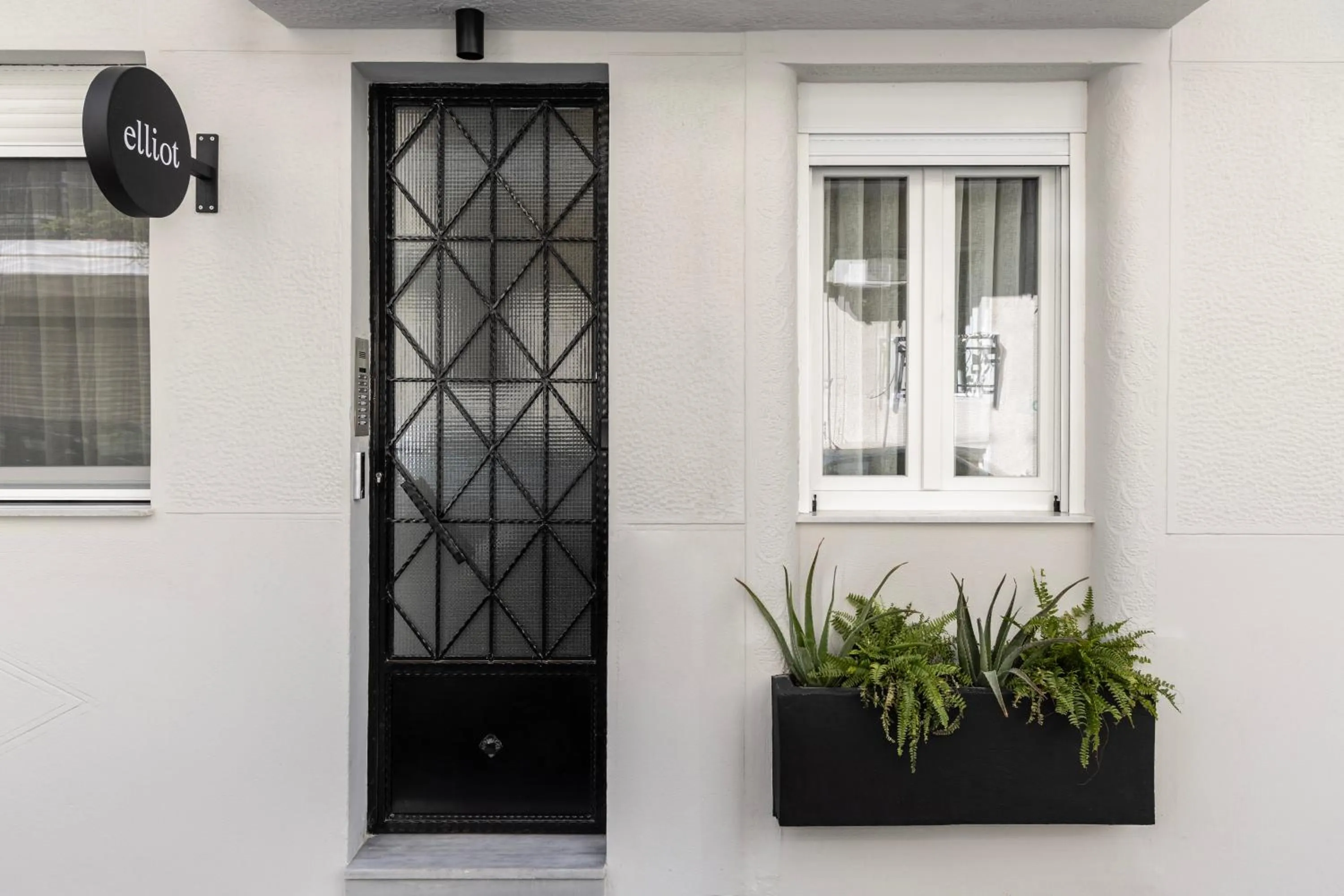 Property building in Elliot Petralona, Athens