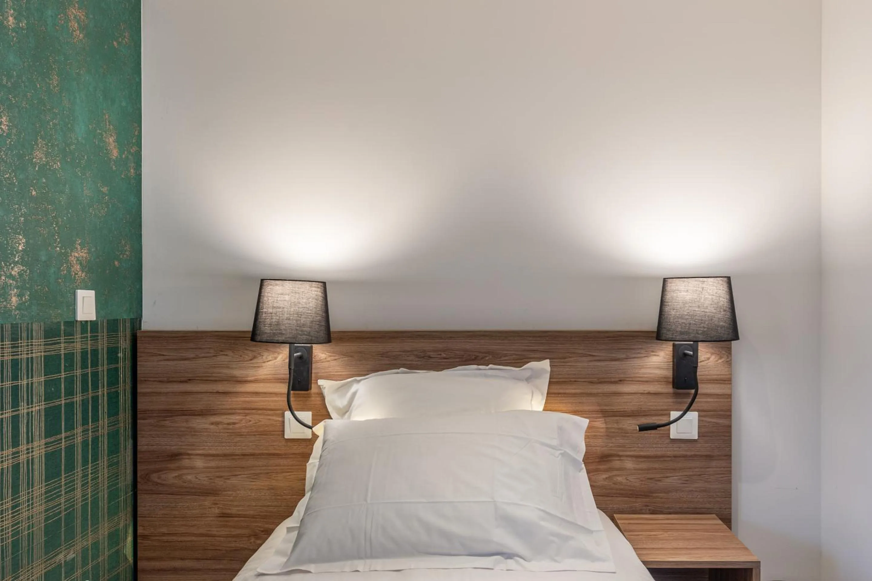 Bedroom, Bed in Les Tonnelles