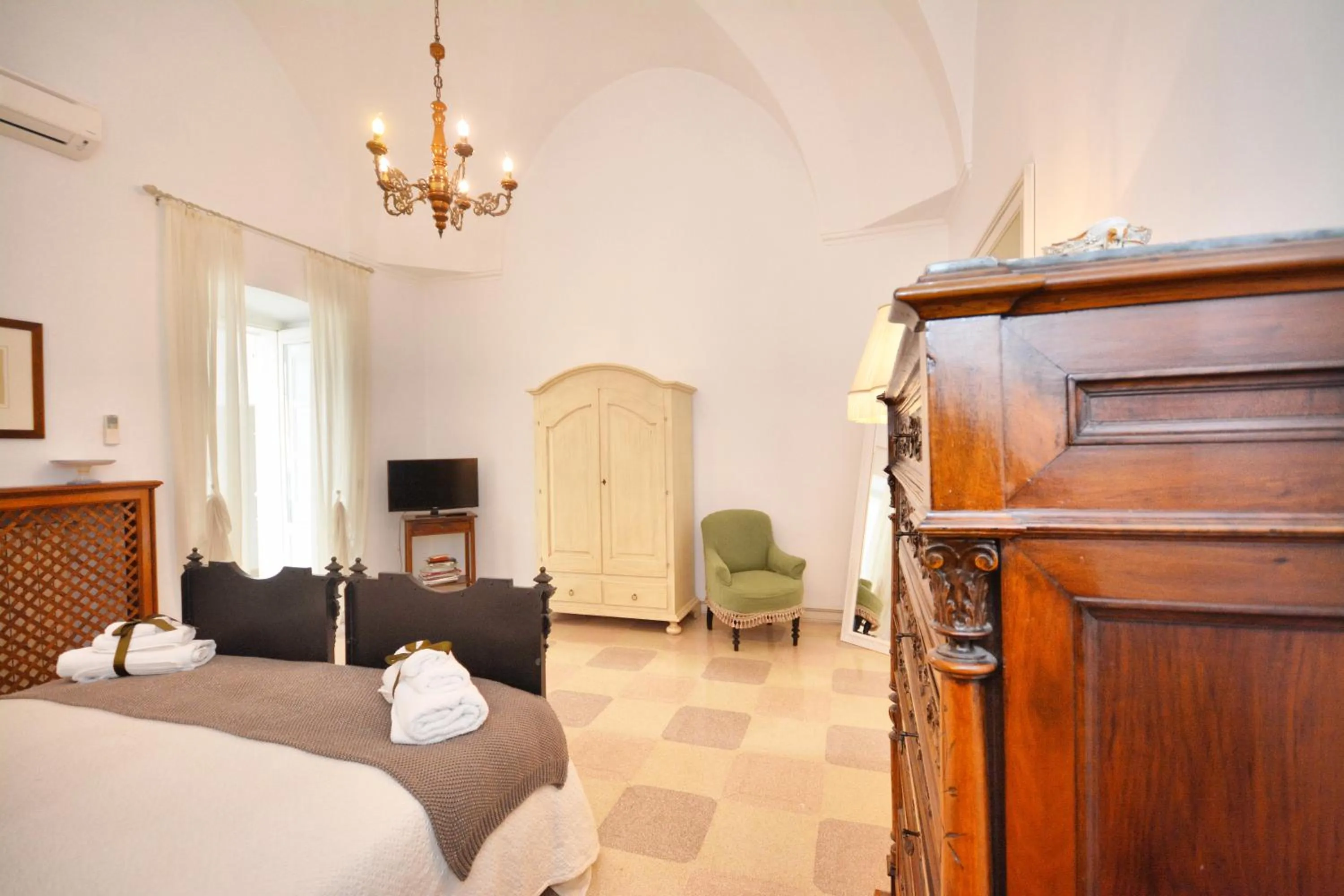 TV and multimedia, Bed in Palazzo Rodio