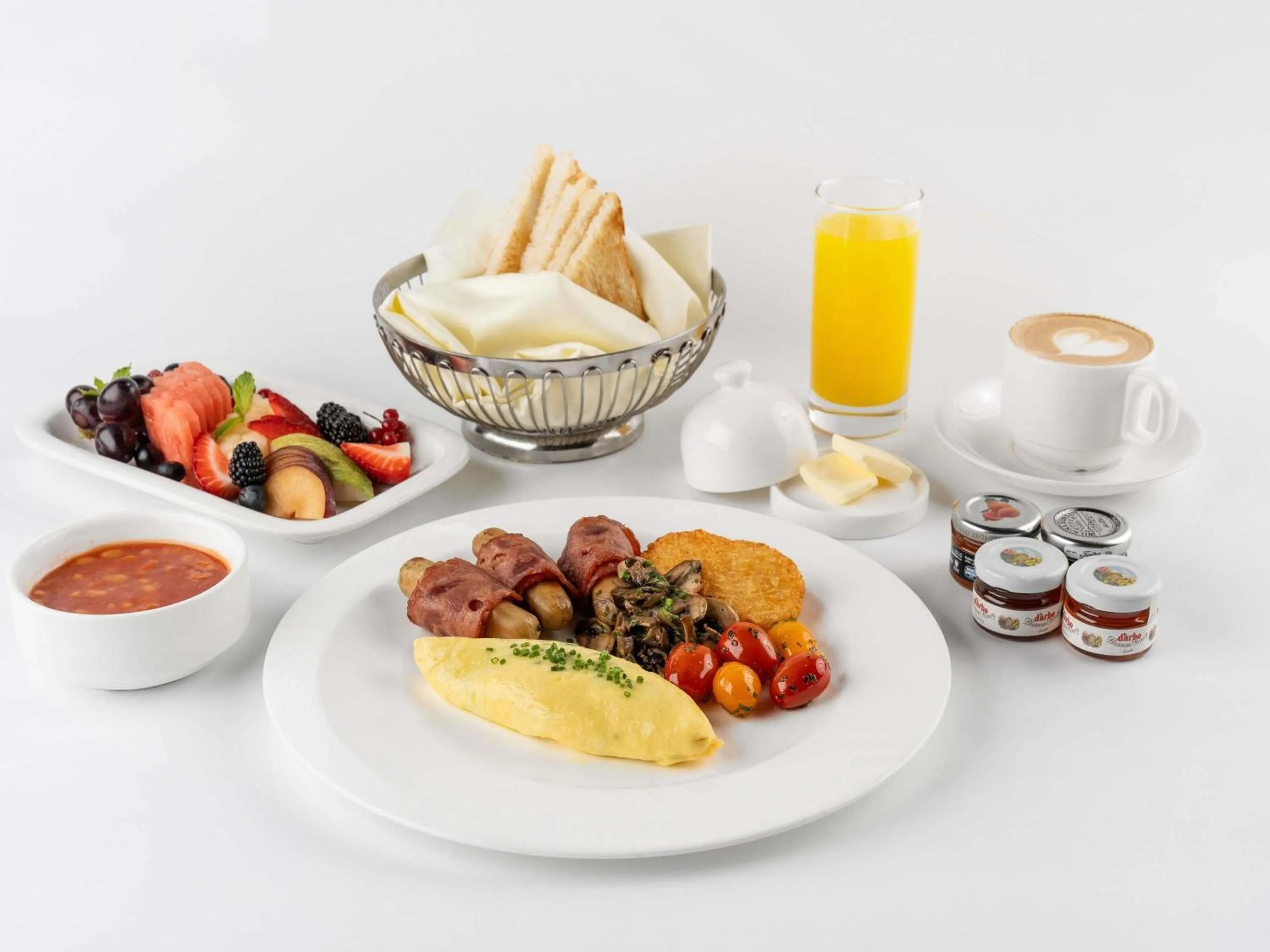 Restaurant/places to eat in Fairmont Ajman