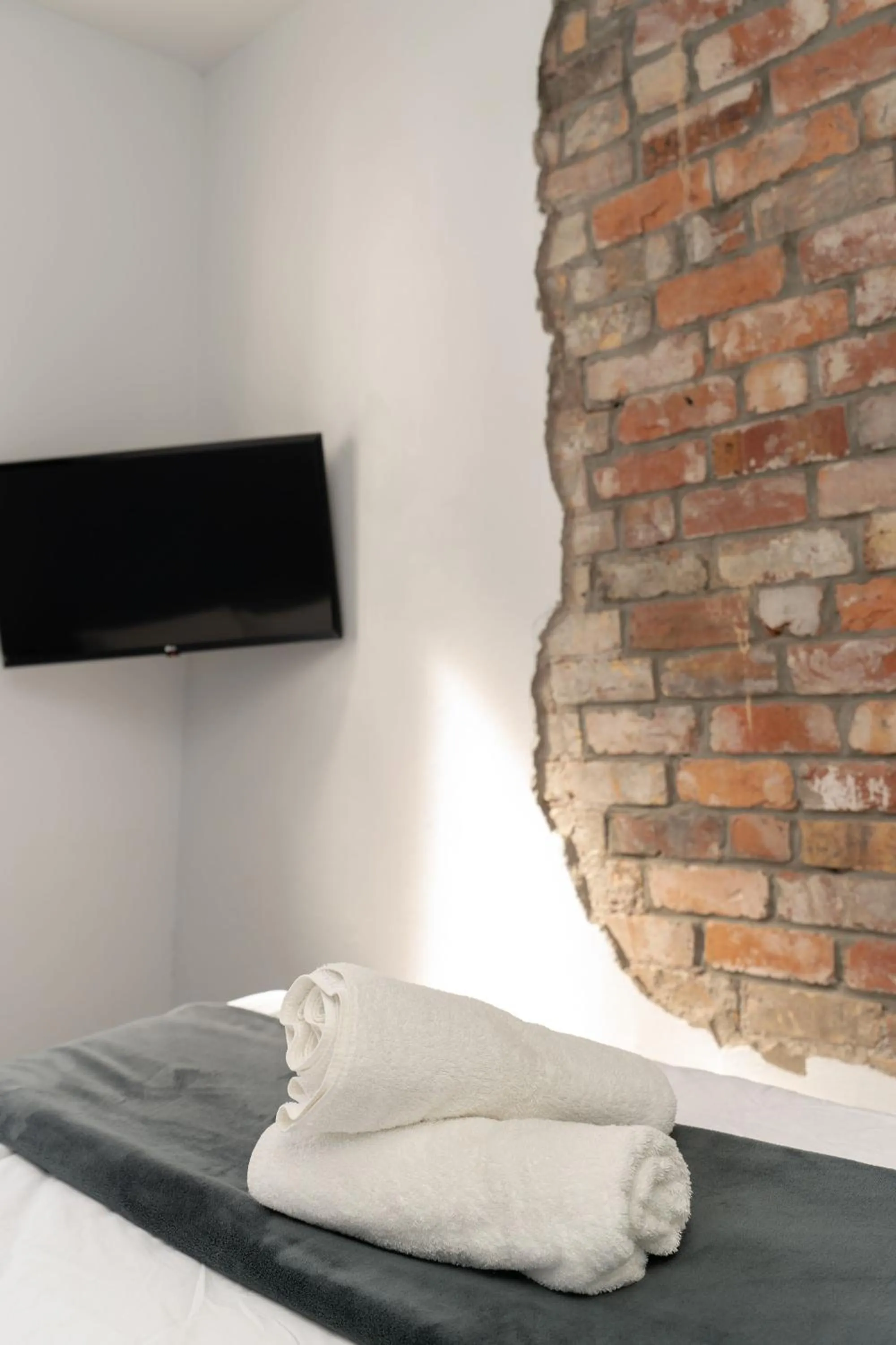 TV and multimedia, Bed in Haka House Auckland K'Road