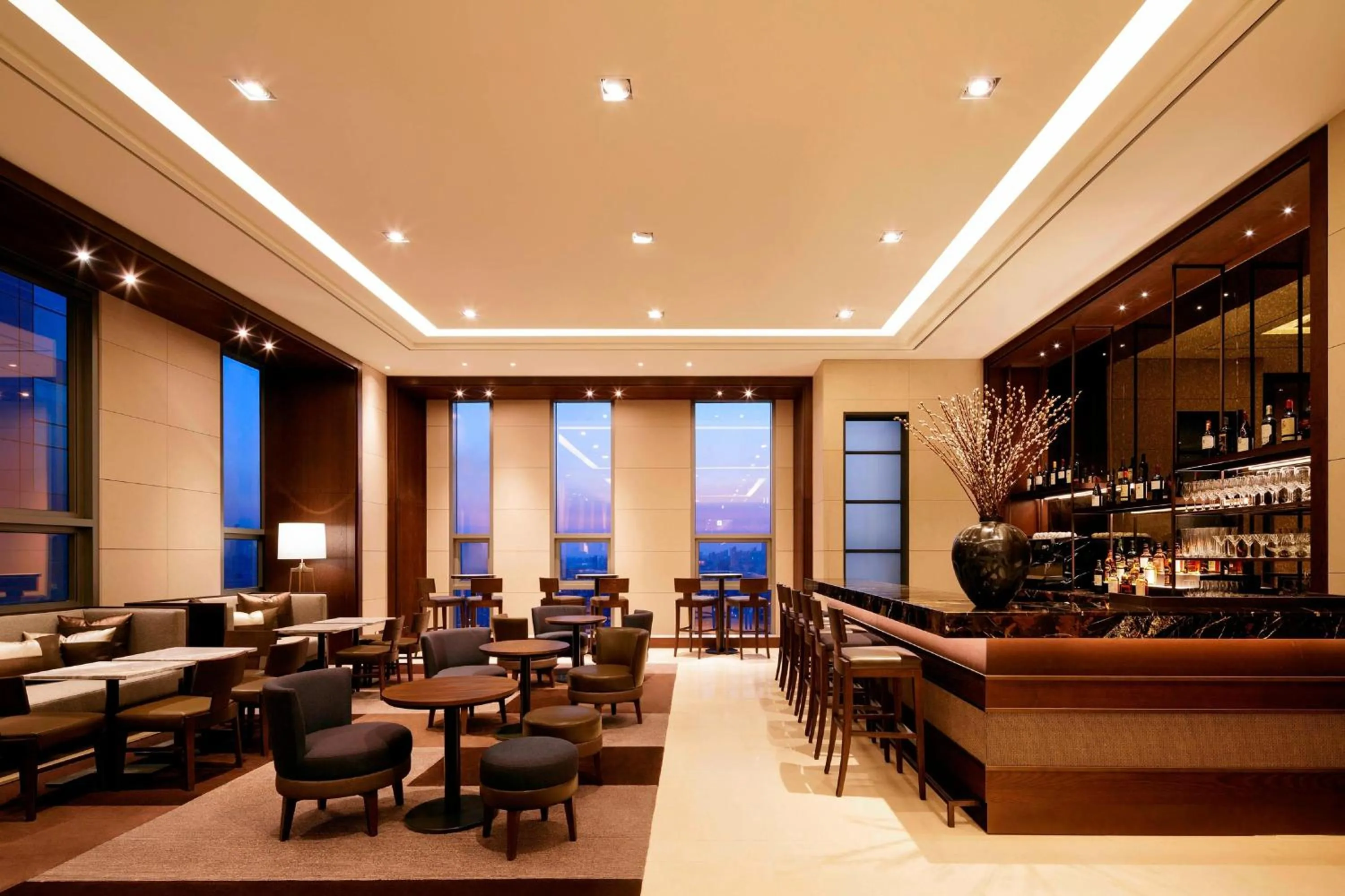 Lounge or bar in Four Points by Sheraton Josun, Seoul Station
