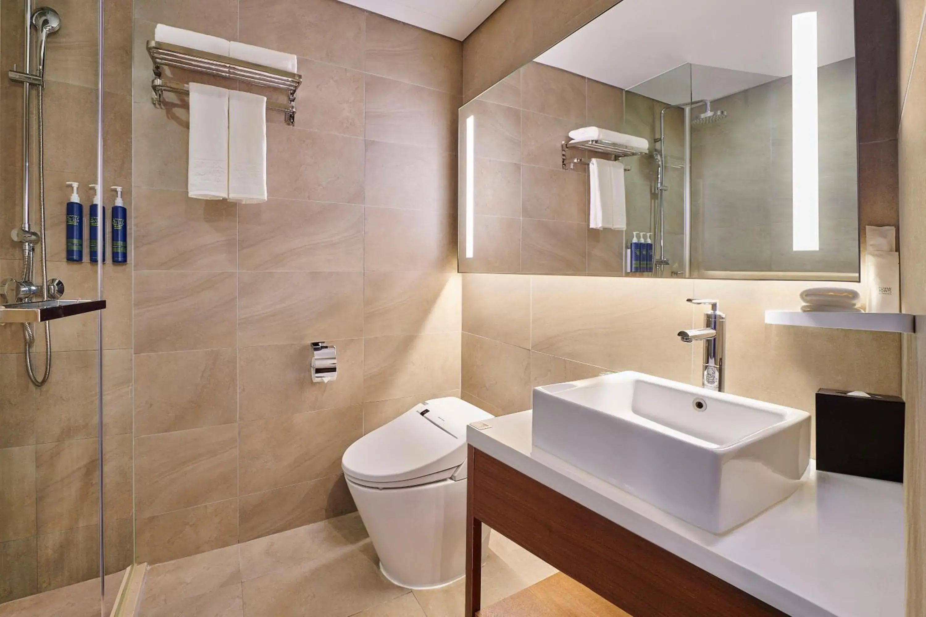 Superior Twin, Guest room, 2 Twin/Single Bed(s), High floor in Four Points by Sheraton Josun, Seoul Station Superior Twin, Guest room, 2 Twin/Single Bed(s), High floor in Four Points by Sheraton Josun, Seoul Station