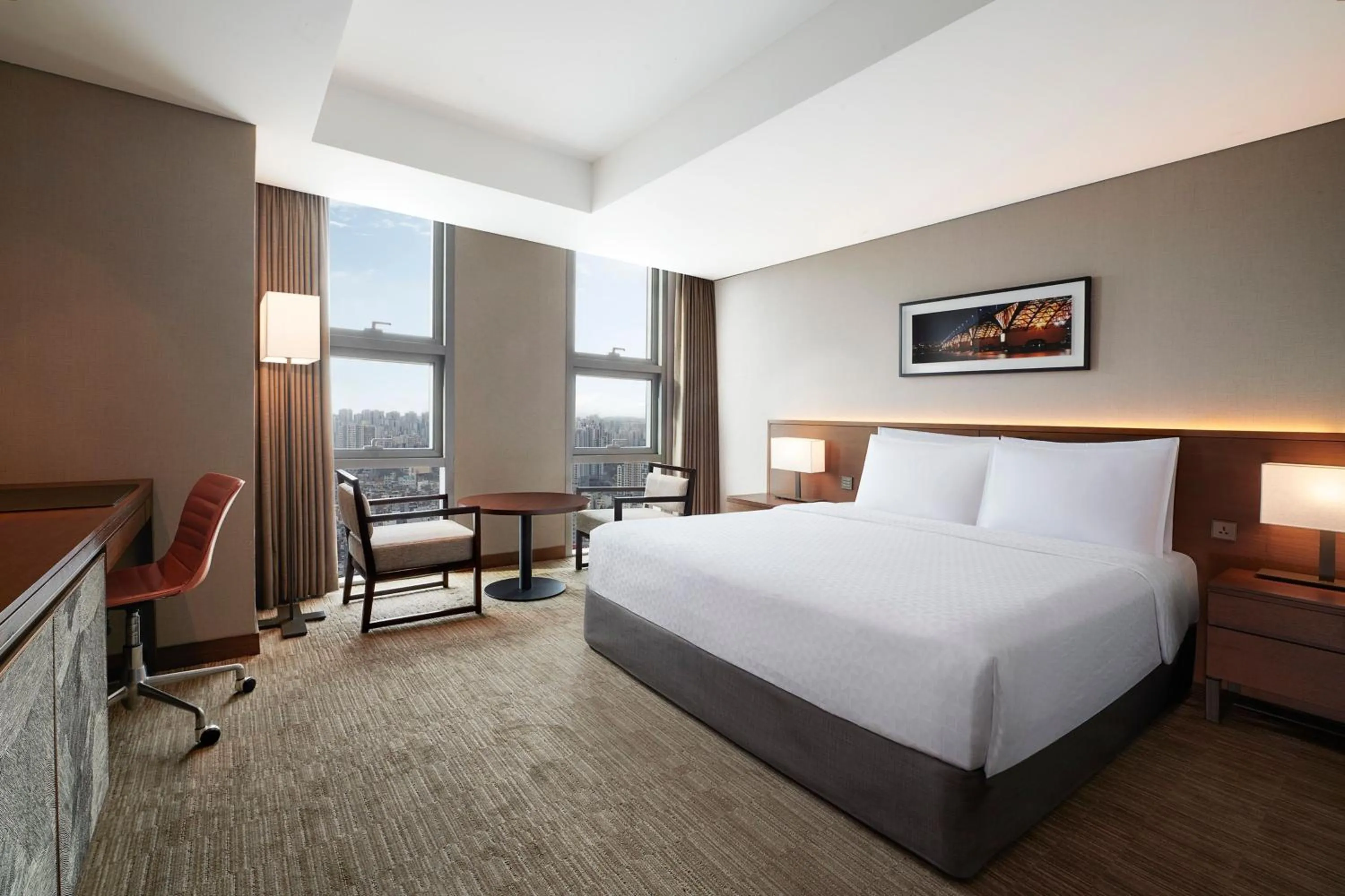 Photo of the whole room, Bed in Four Points by Sheraton Josun, Seoul Station