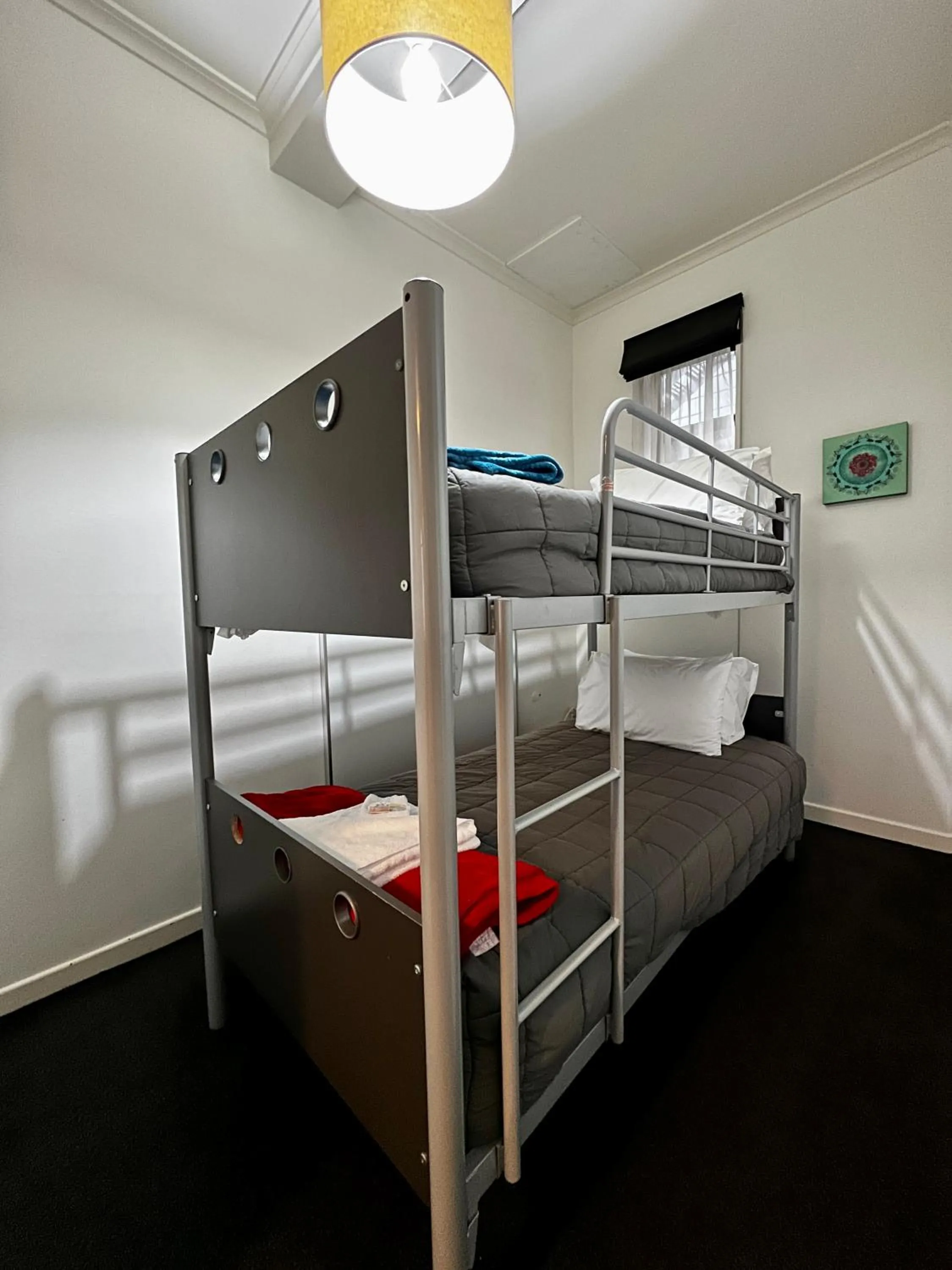 bunk bed, Bed in Law Courts Hotel